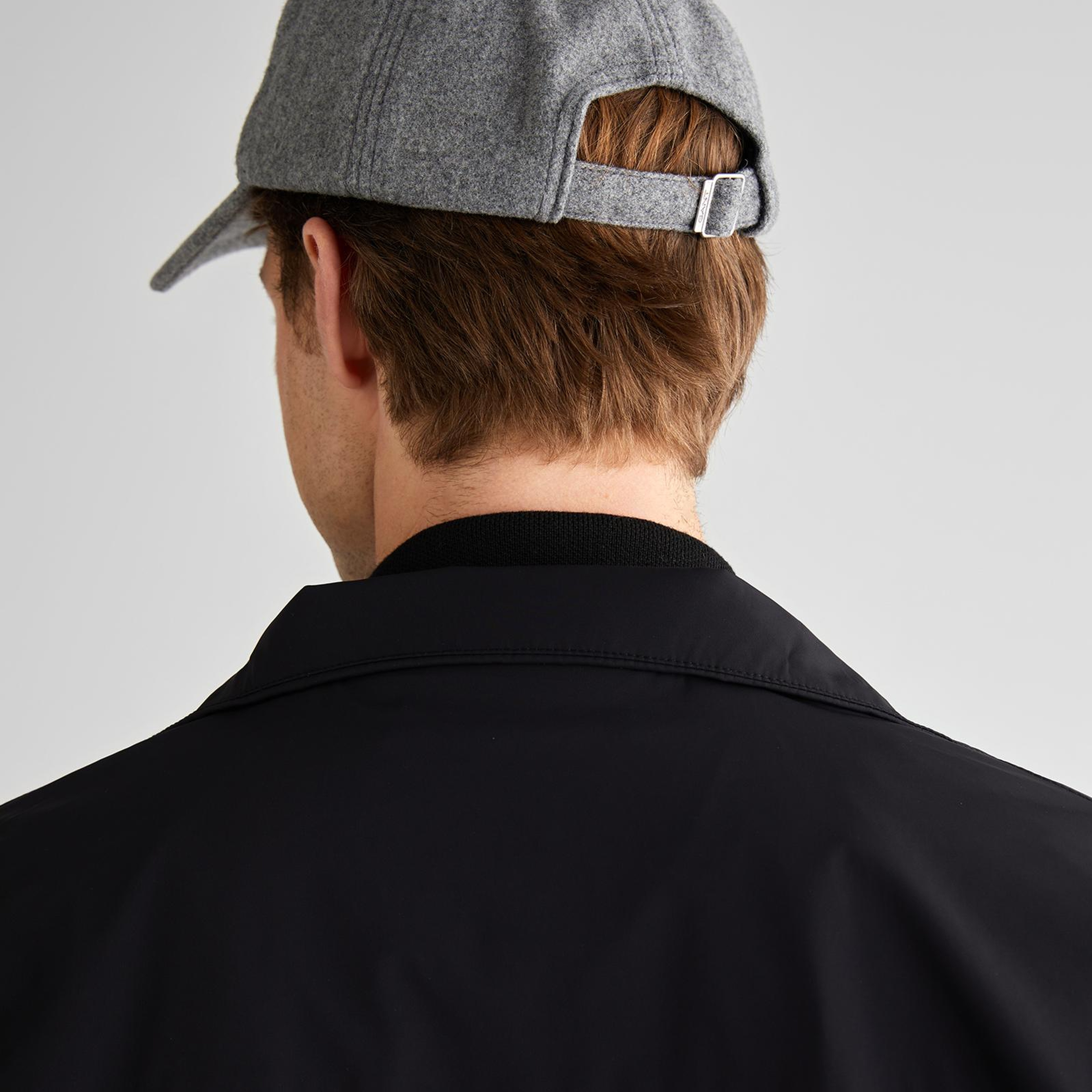 GANT Erkek Siyah Standart Fit Kapüşonlu Mont