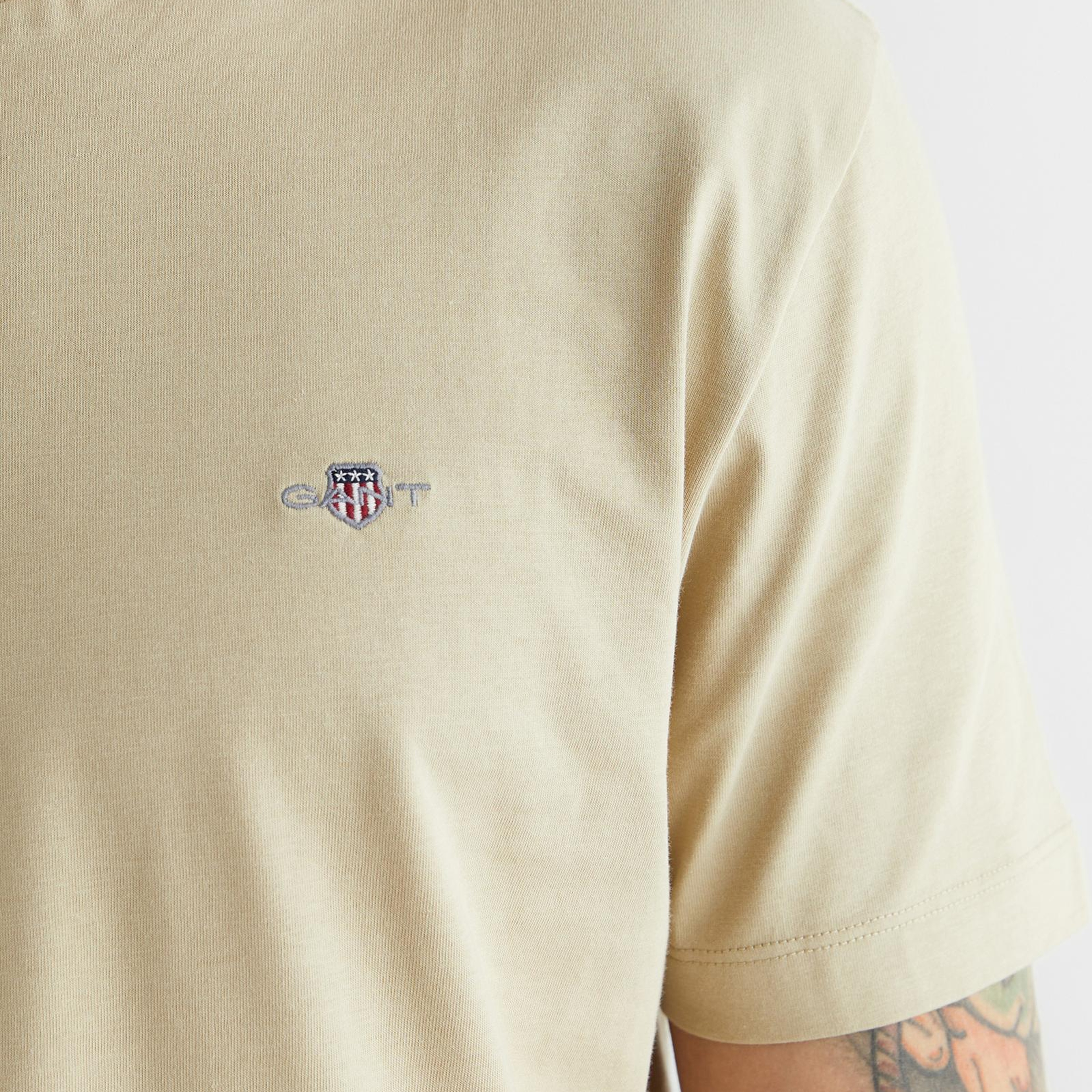 GANT Erkek Bej Bisiklet Yaka Regular Fit Logolu T-Shirt