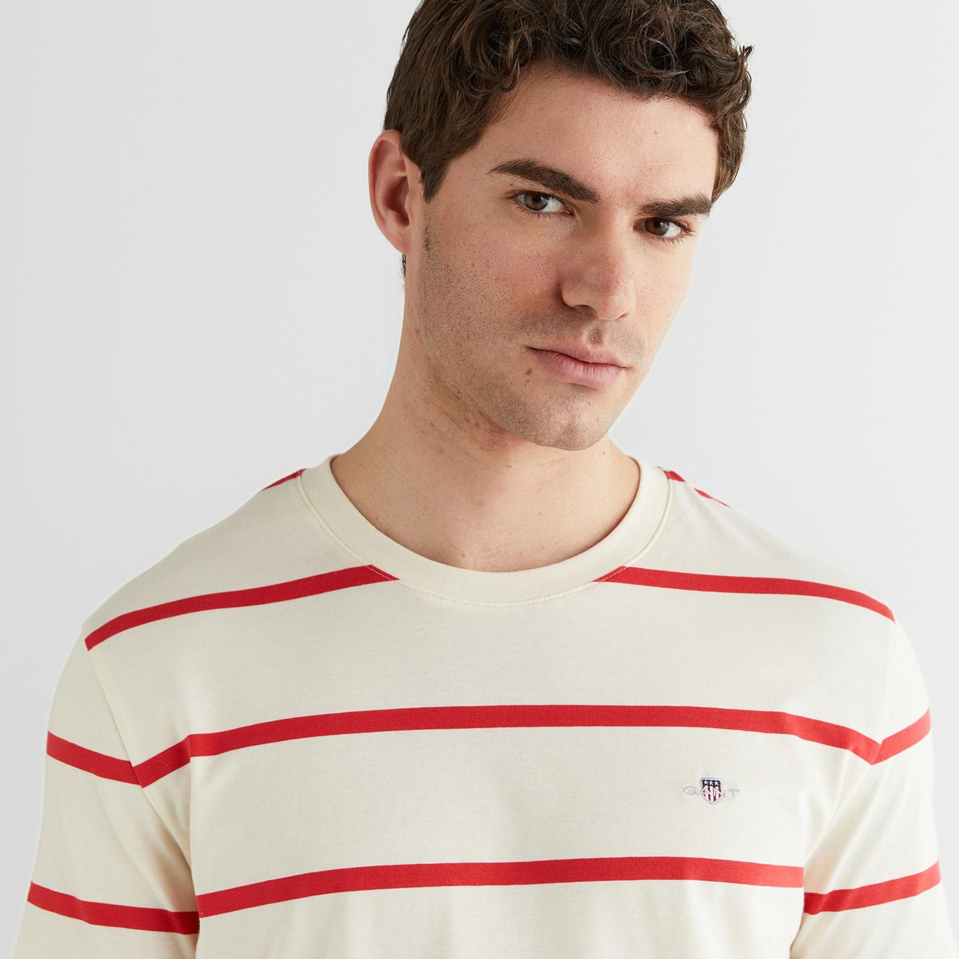 GANT Erkek Krem Renk Bloklu Kısa Kollu Logolu T-Shirt