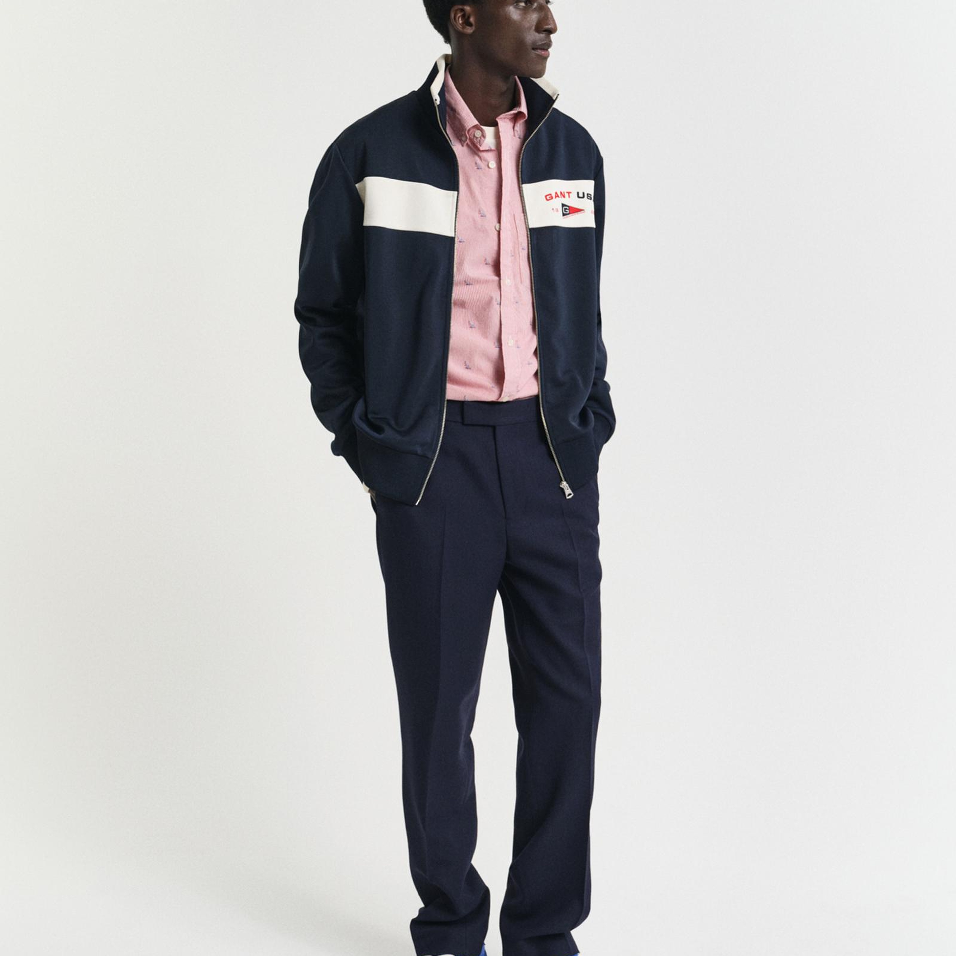 GANT Erkek Lacivert Regular Fit Dik Yaka Logolu Sweatshirt