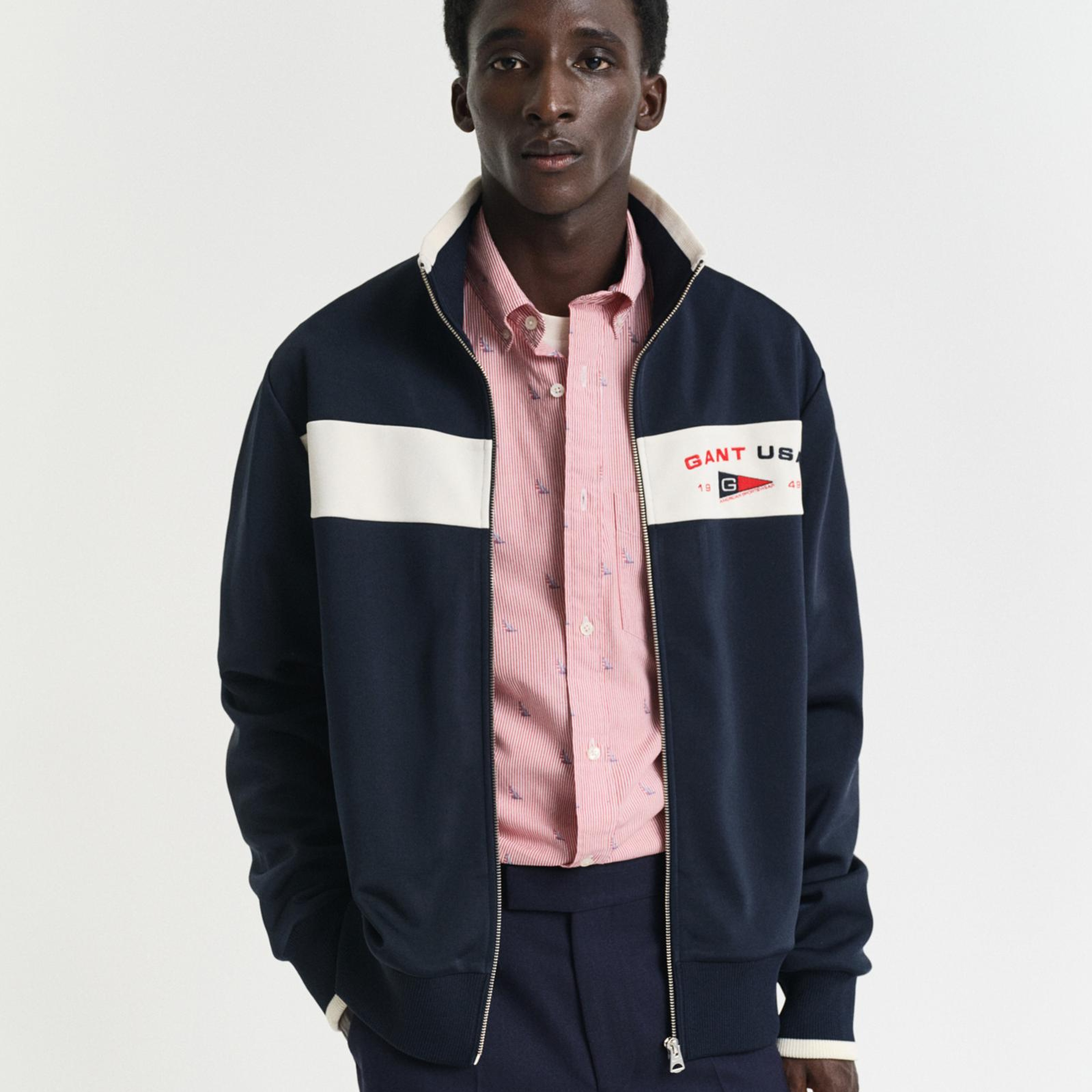 GANT Erkek Lacivert Regular Fit Dik Yaka Logolu Sweatshirt