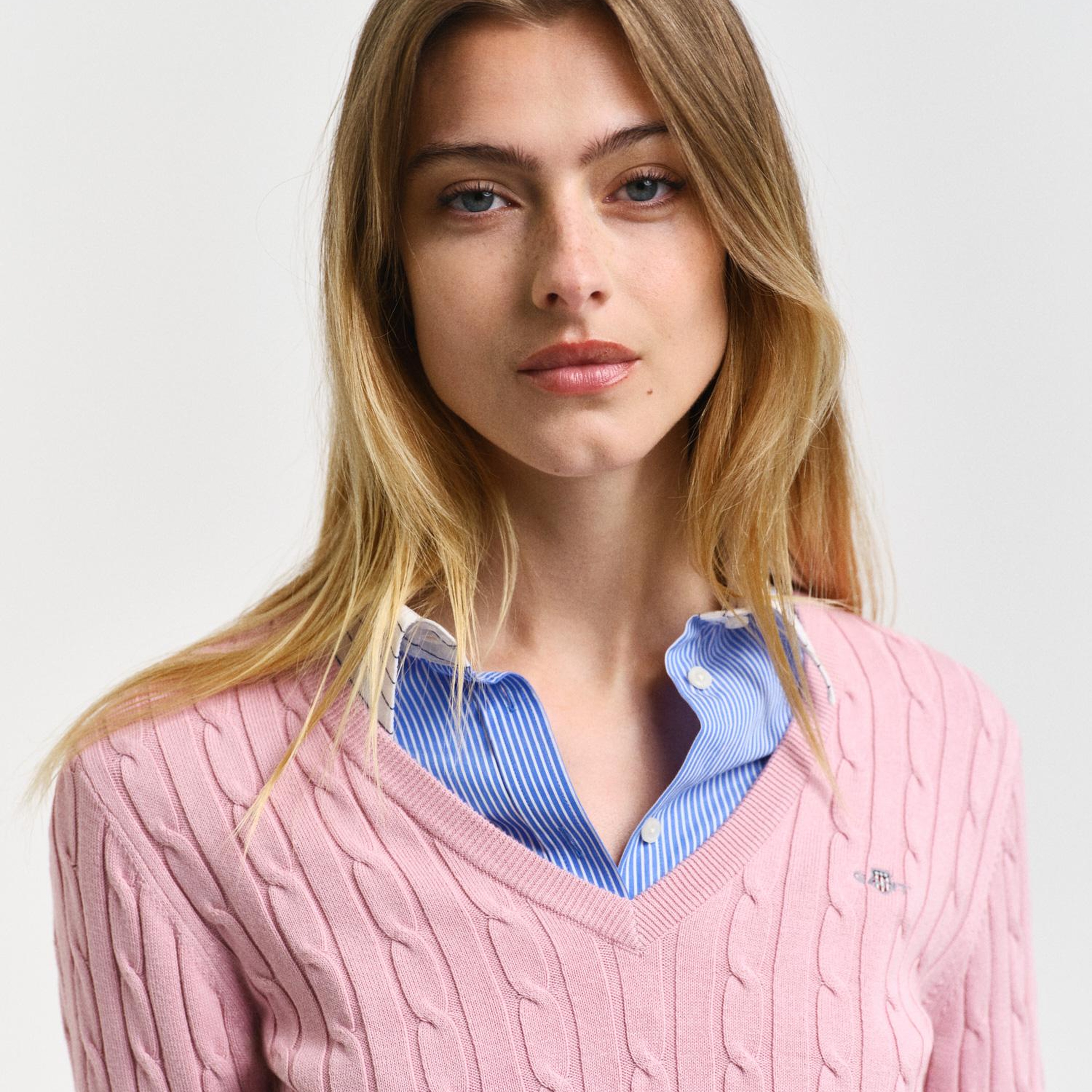 GANT Kadın Pembe Slim Fit V Yaka Kazak