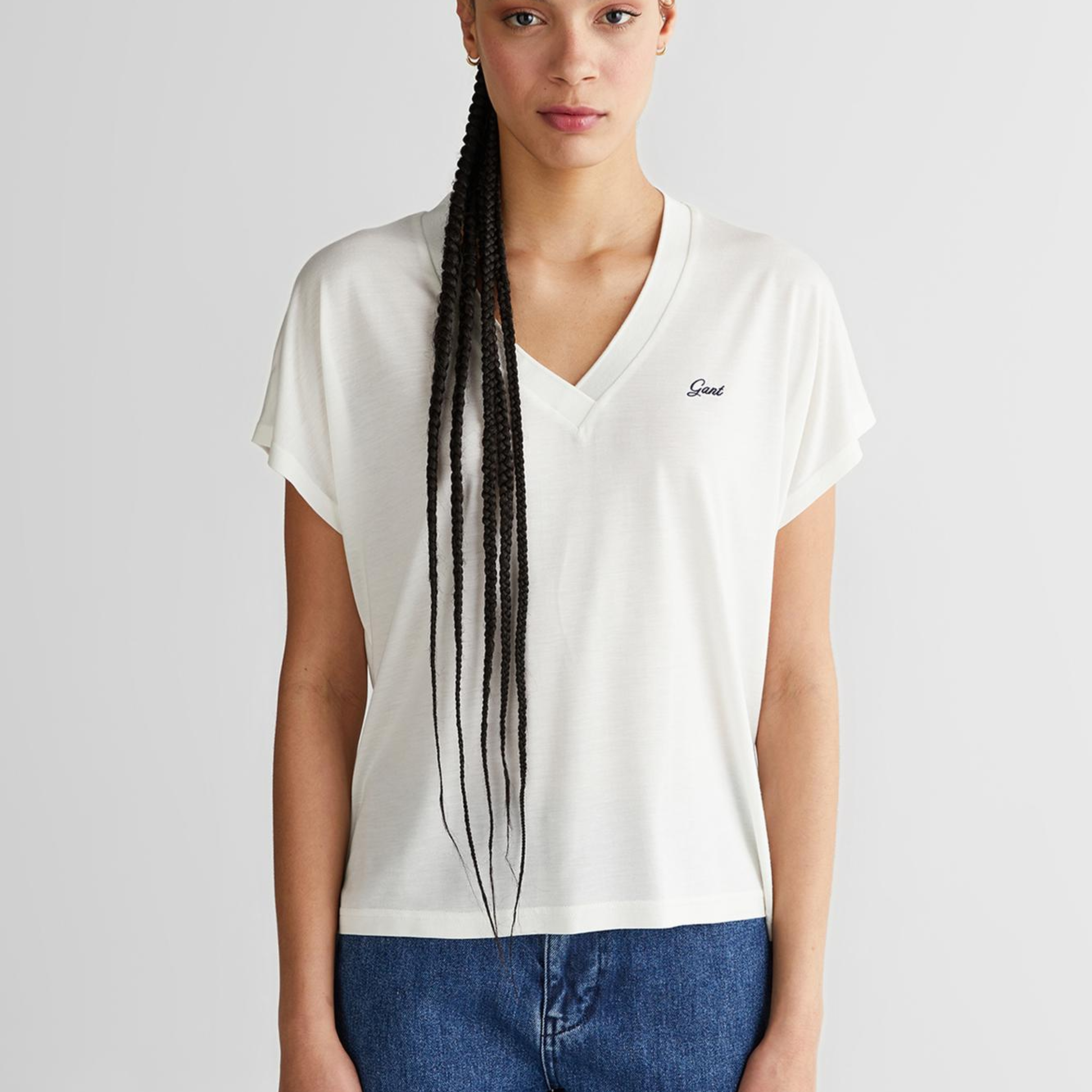 GANT Kadın Beyaz V Yaka Regular Fit T-Shirt