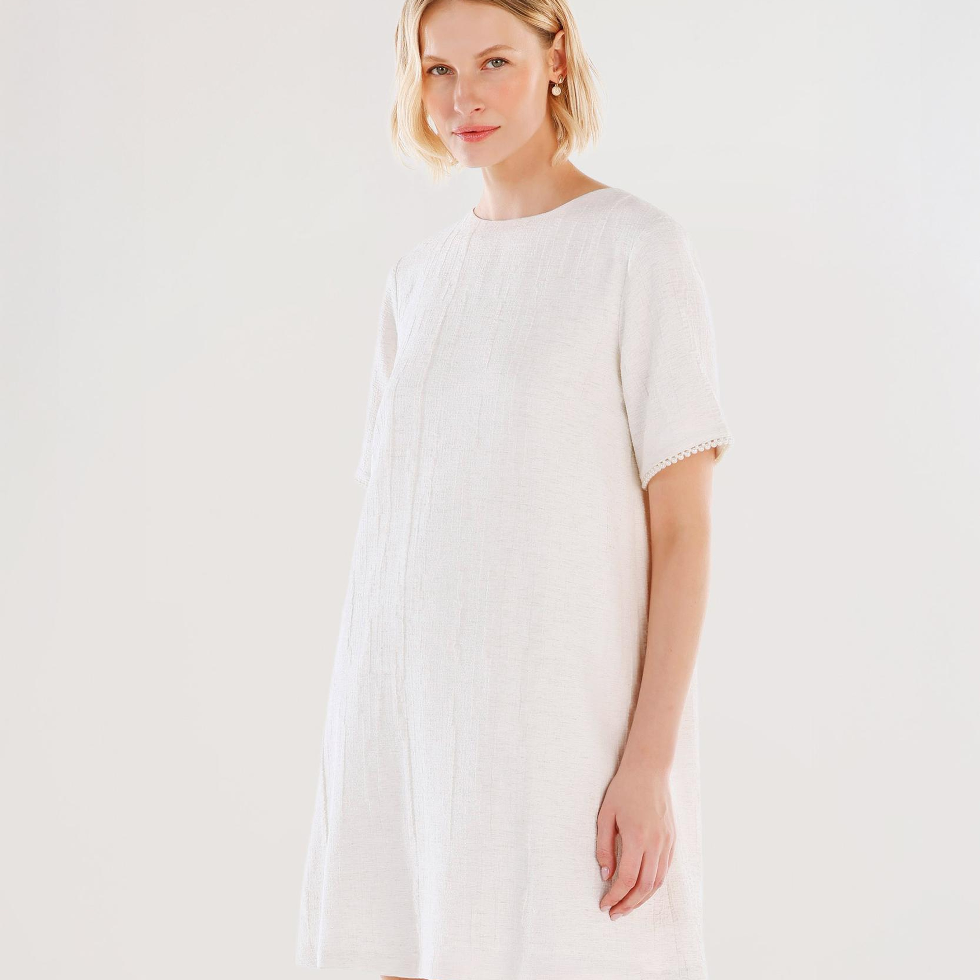 YARGICI Boncuk Detaylı Kısa Kollu Kısa Elbise