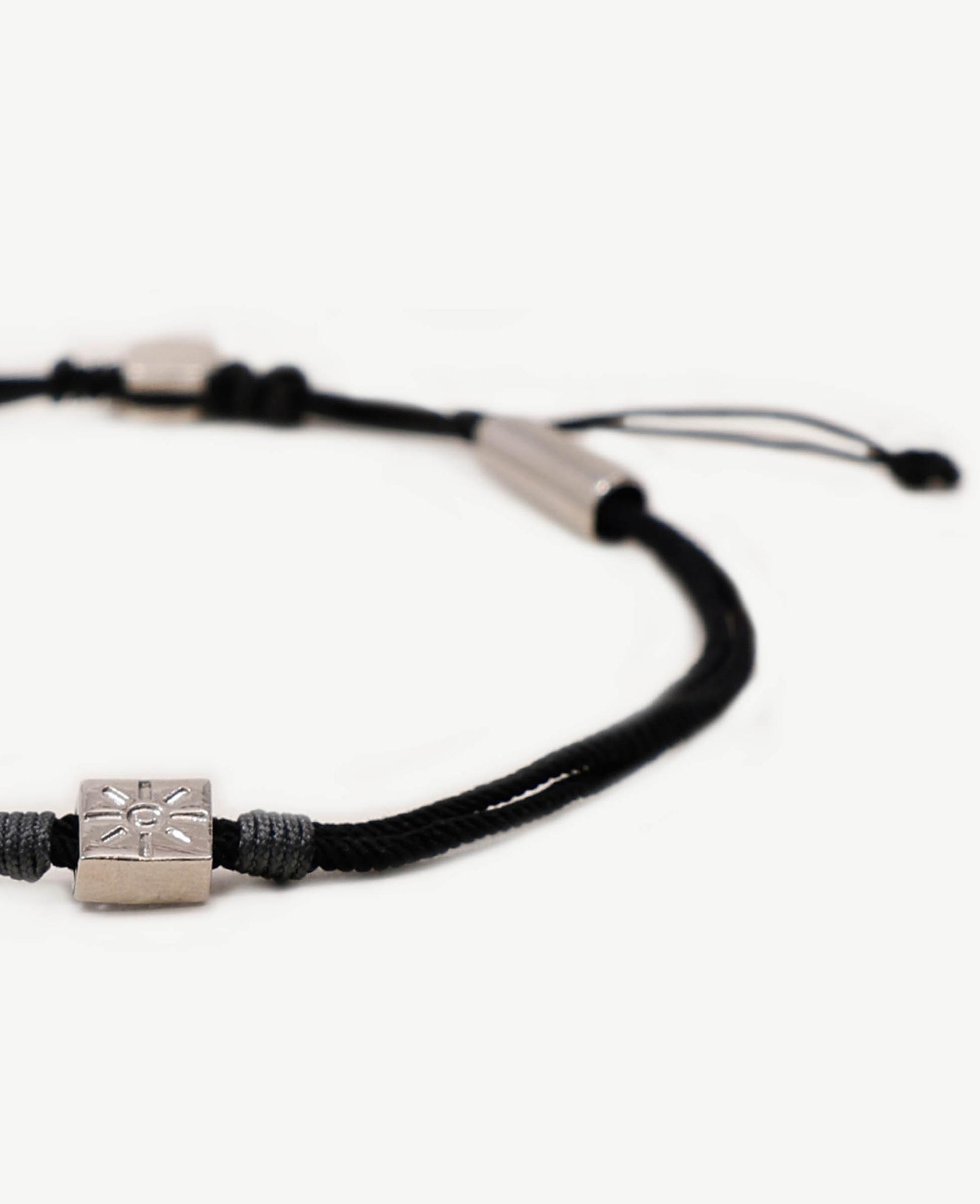 YARGICI Metal Aksesuarlı İp Bileklik