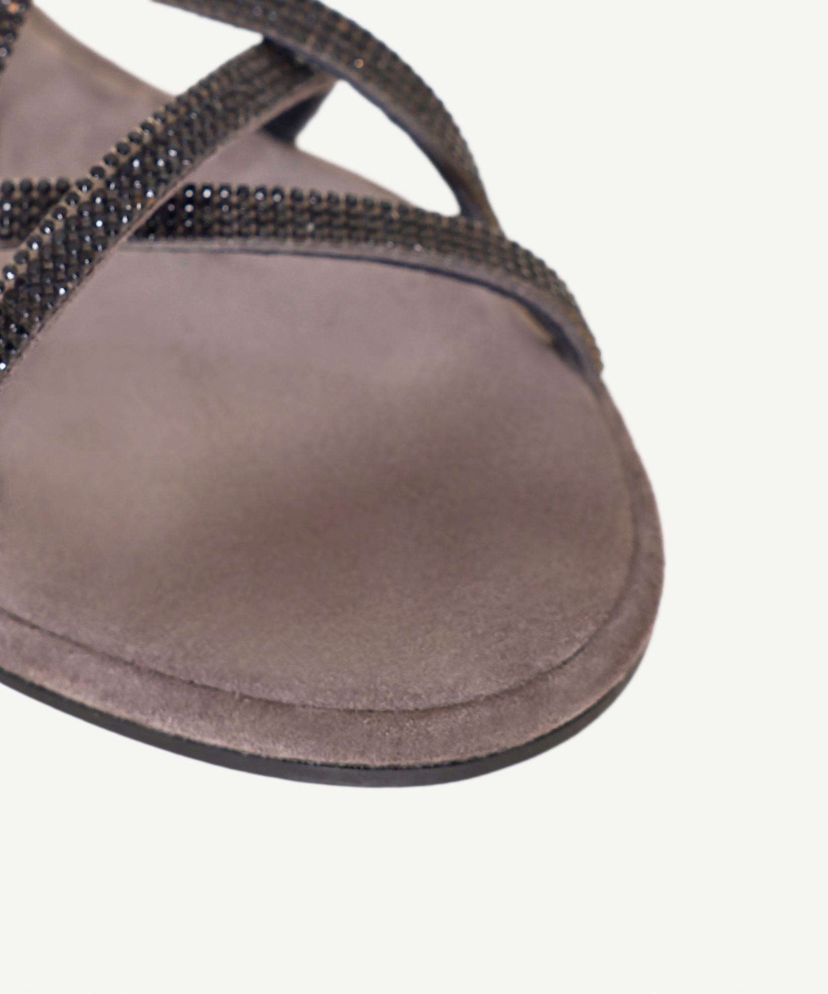 YARGICI Straslı Süet Sandalet