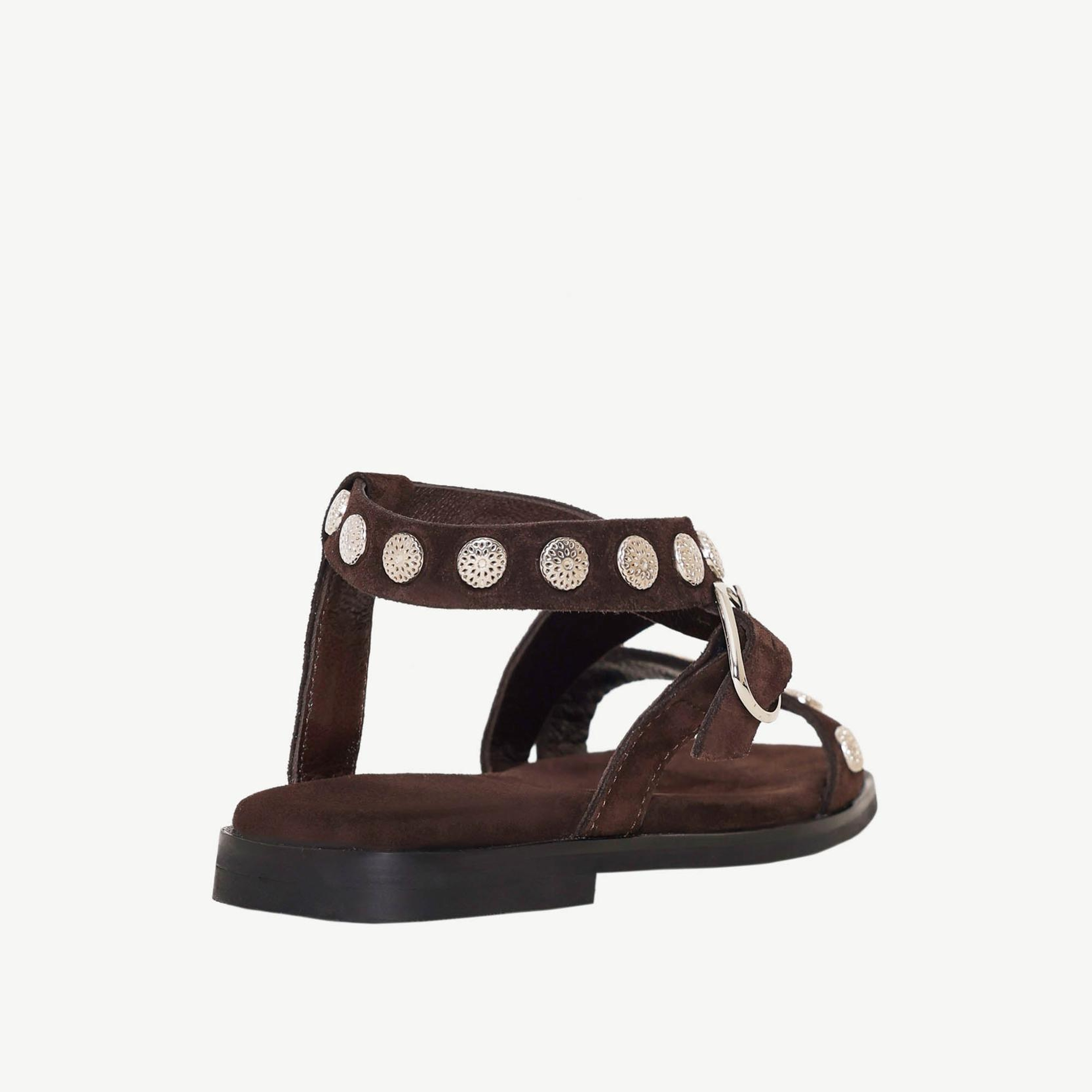 YARGICI Aksesuarlı Süet Sandalet