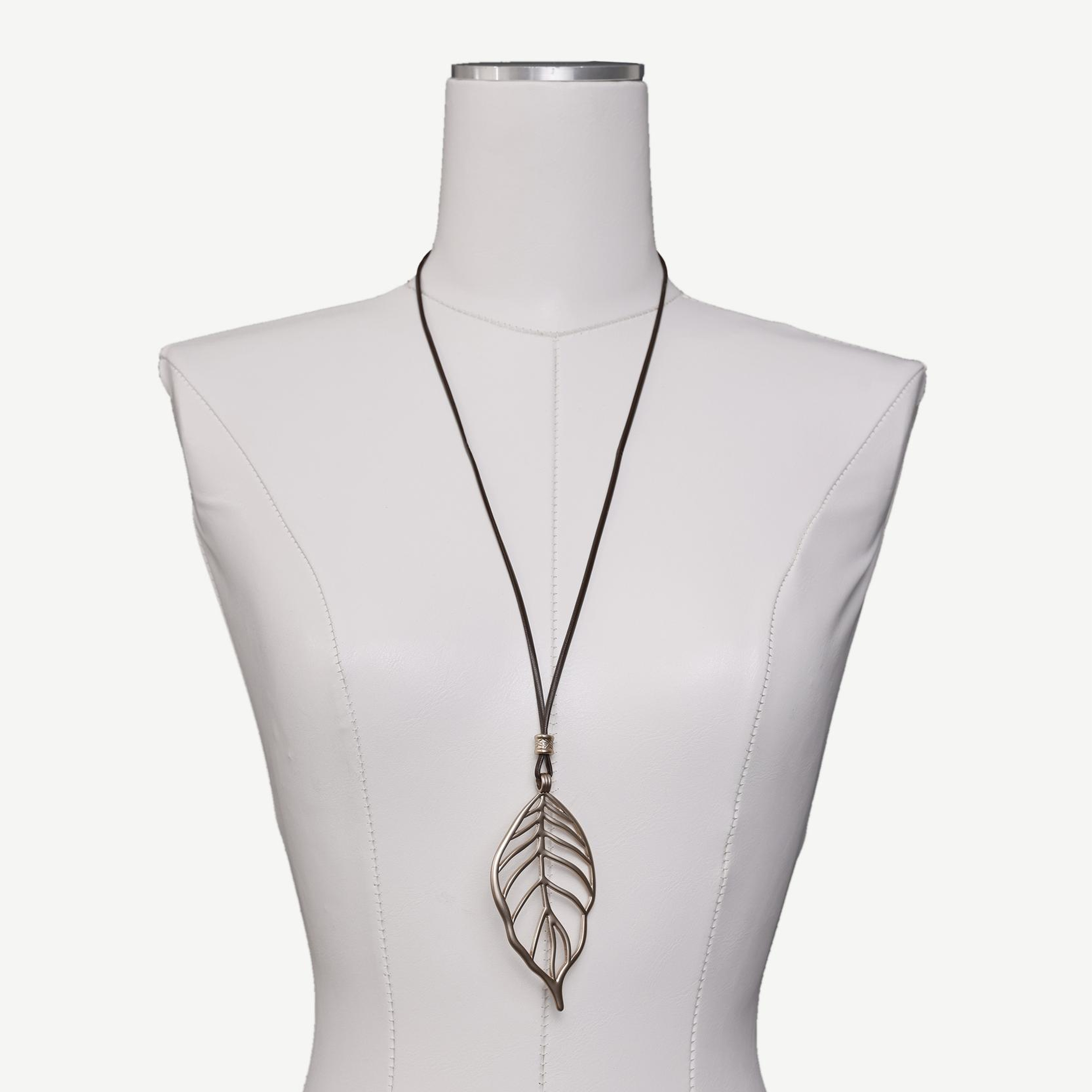 YARGICI Yaprak Uçlu İp Kolye