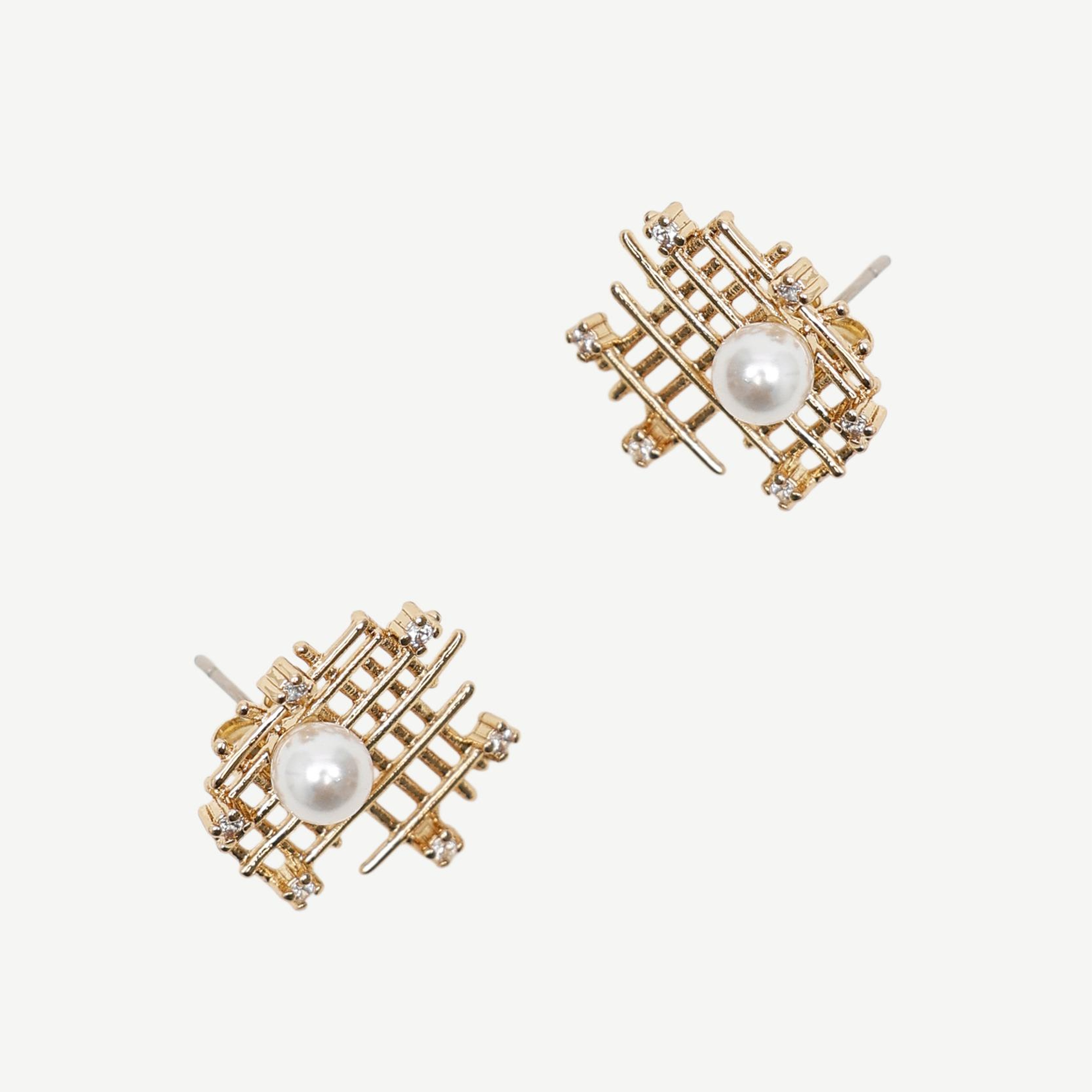 YARGICI İnci Detaylı Plaka Küpe