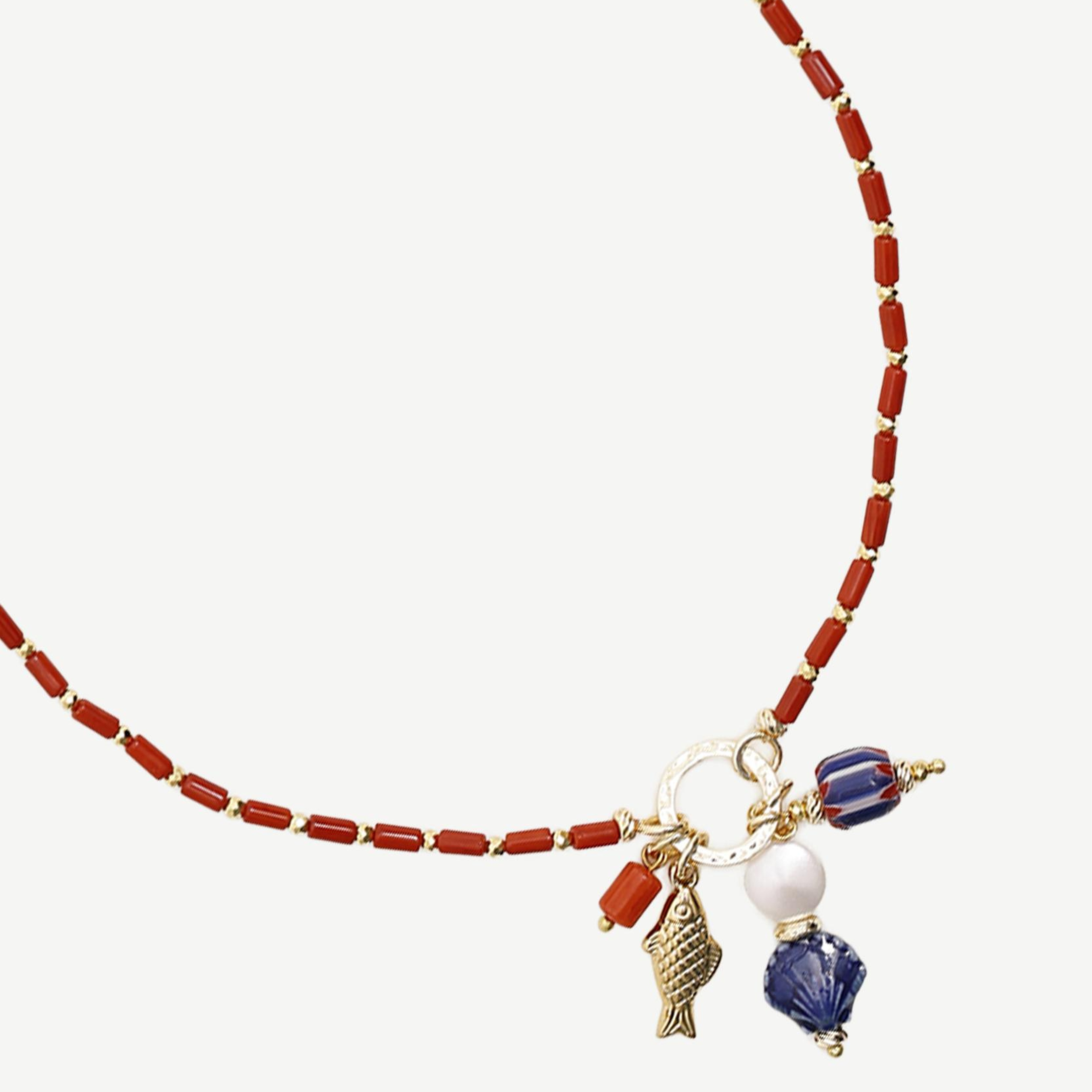 YARGICI Charm Detaylı Mercan Kolye