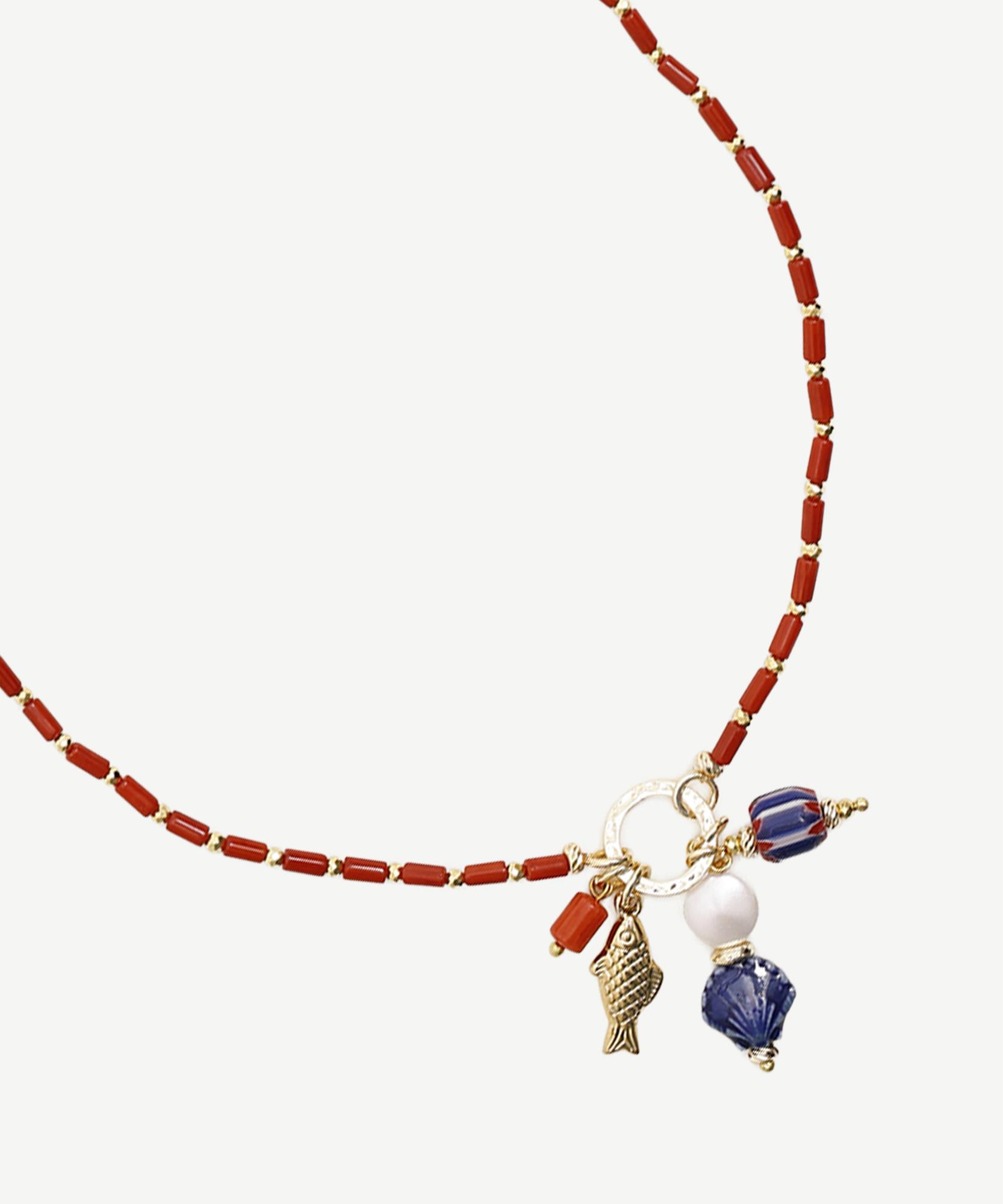 YARGICI Charm Detaylı Mercan Kolye