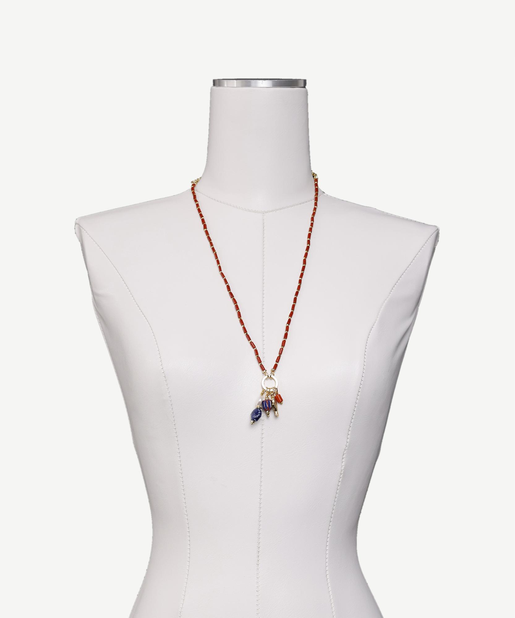 YARGICI Charm Detaylı Mercan Kolye