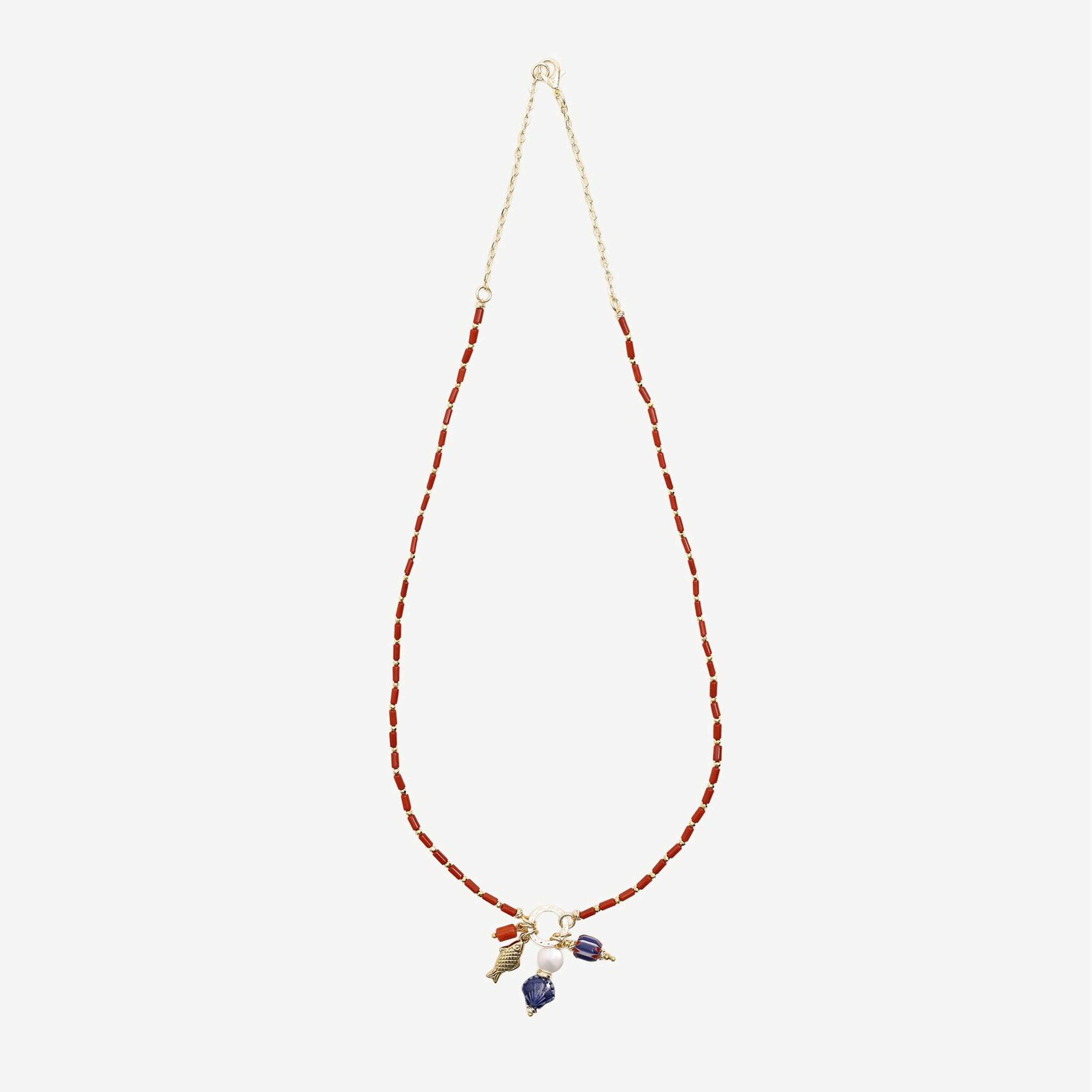 YARGICI Charm Detaylı Mercan Kolye