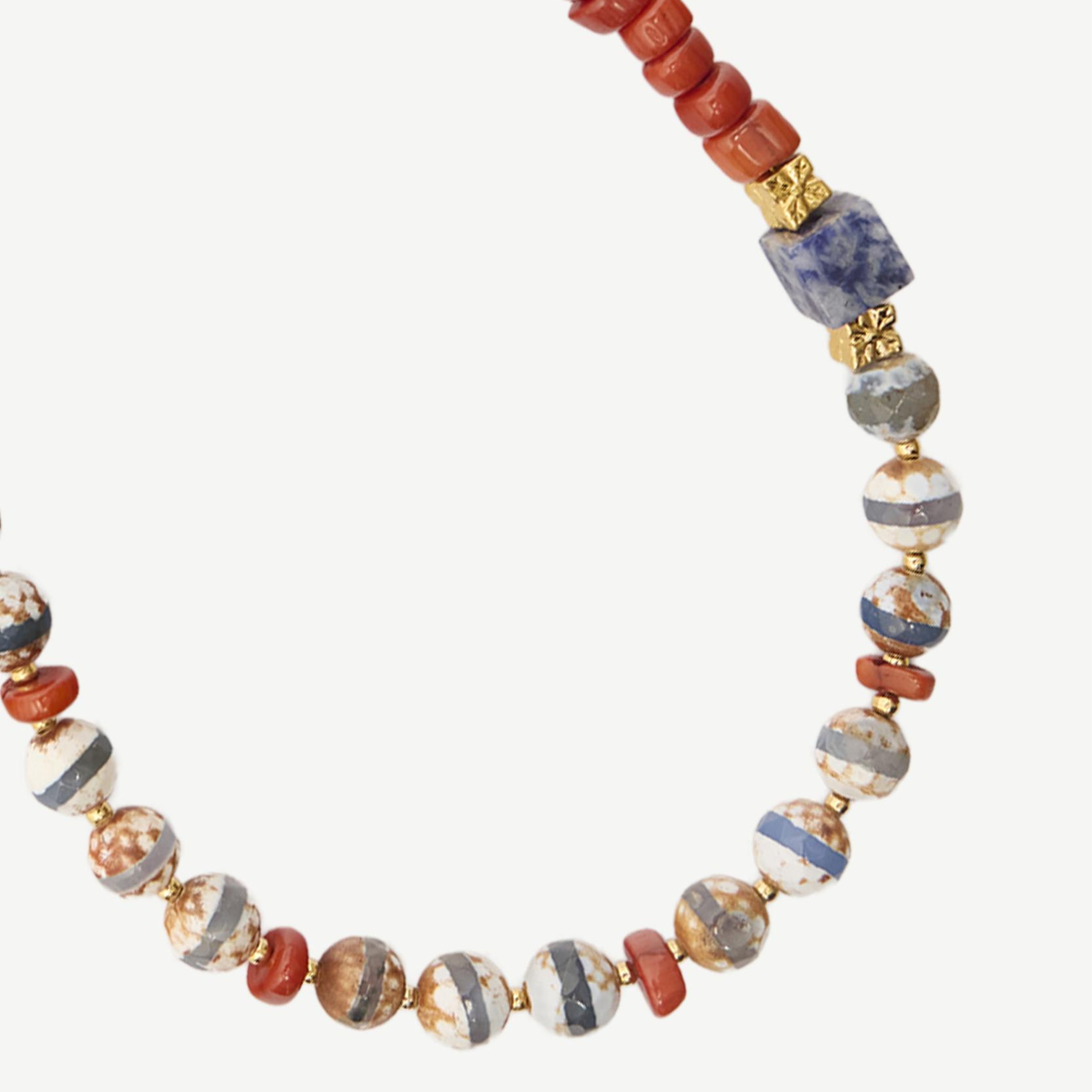 YARGICI Akik Ve Mercan Detaylı Kolye