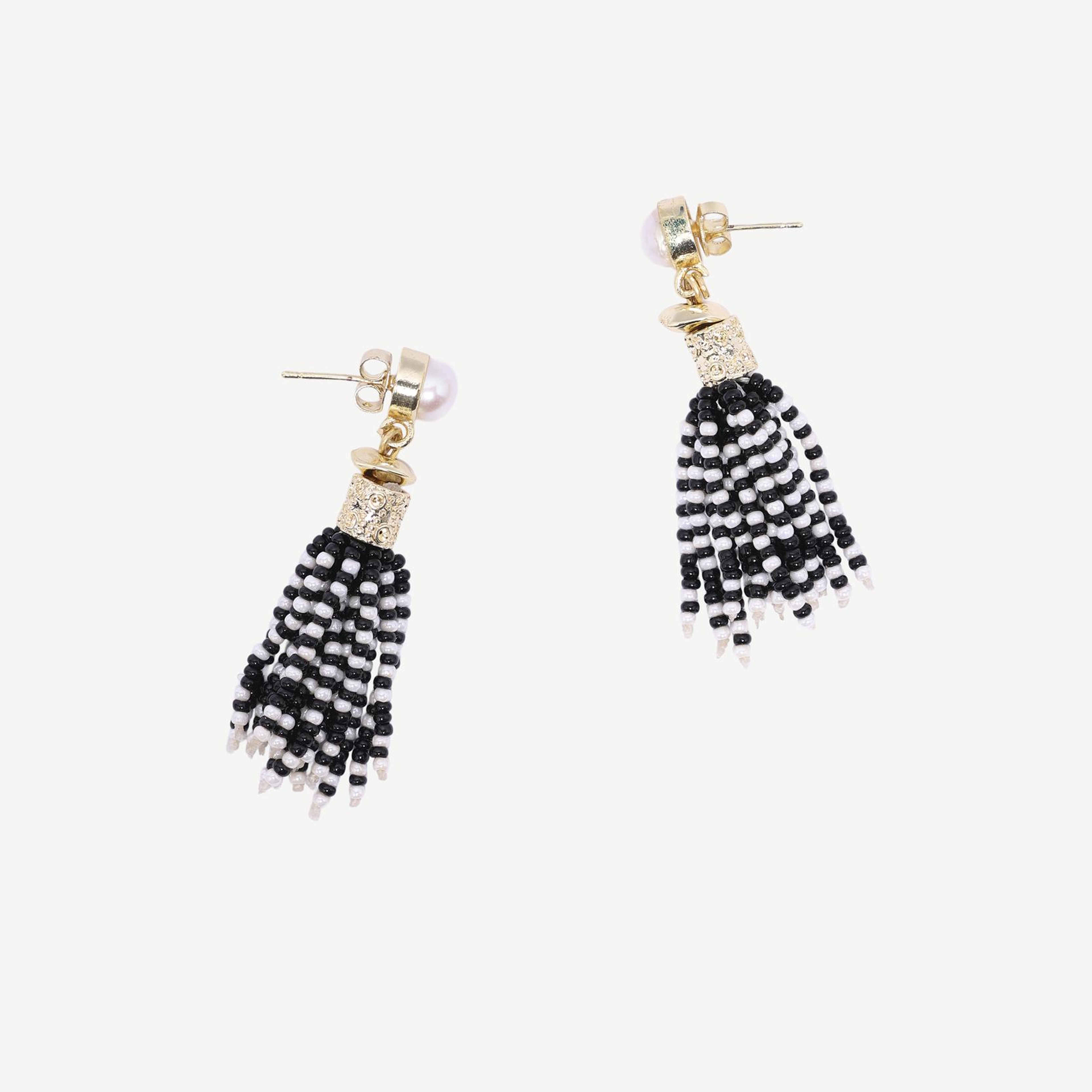 YARGICI İki Renkli Püskül Detaylı Küpe