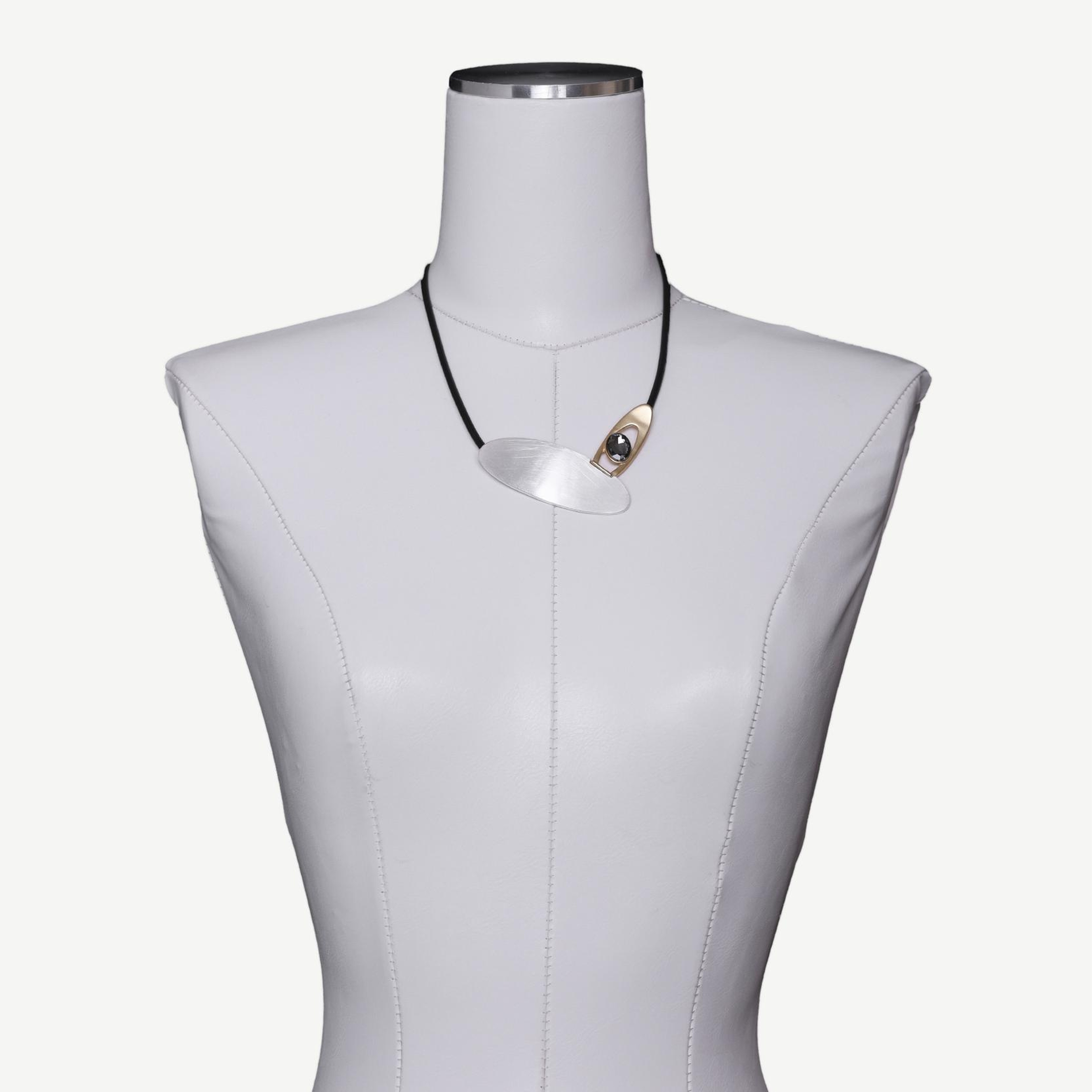 YARGICI Metal Aksesuar Detaylı Kolye