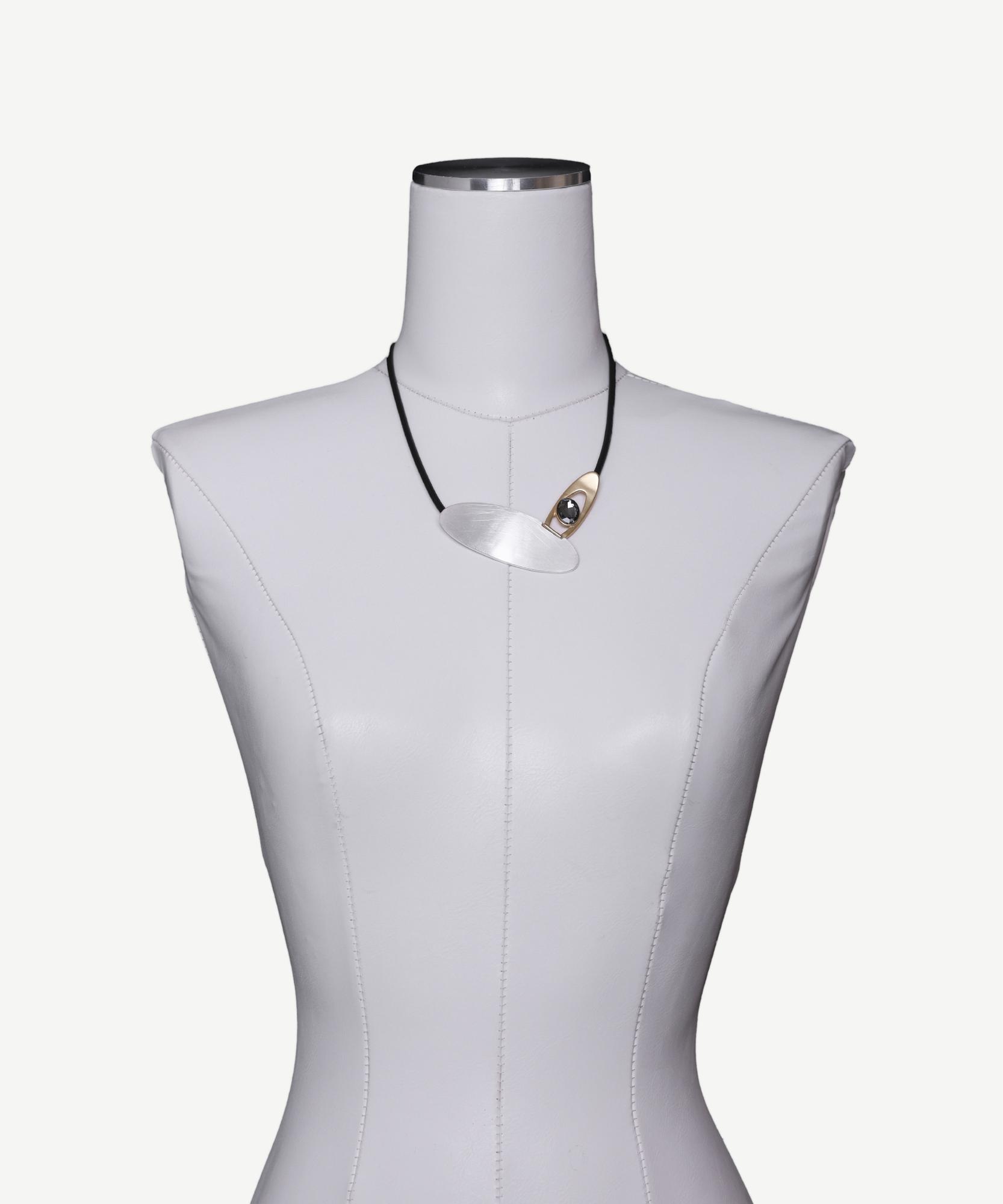 YARGICI Metal Aksesuar Detaylı Kolye