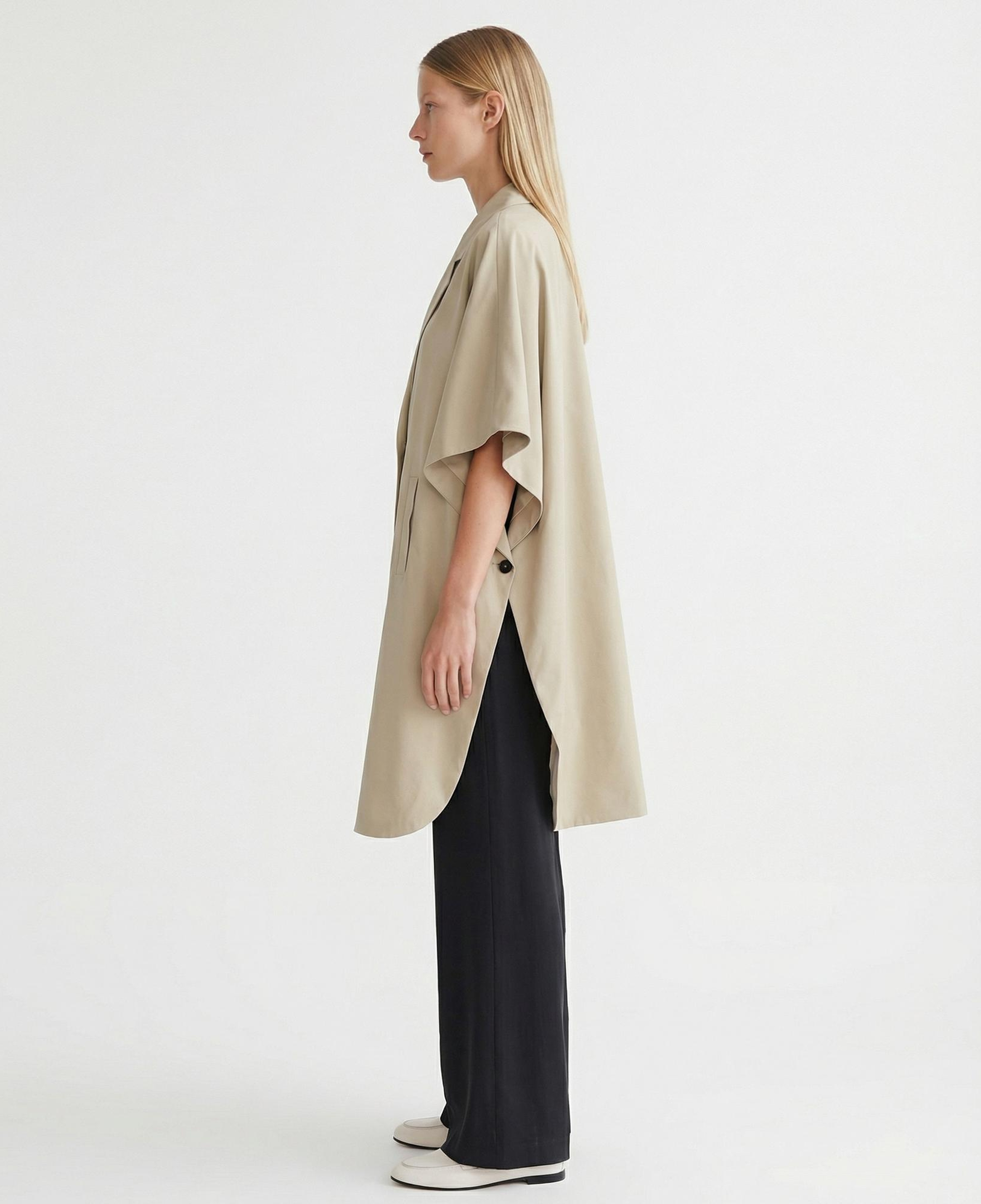 YARGICI Geniş Ceket Yaka Kısa Kol Pardösü