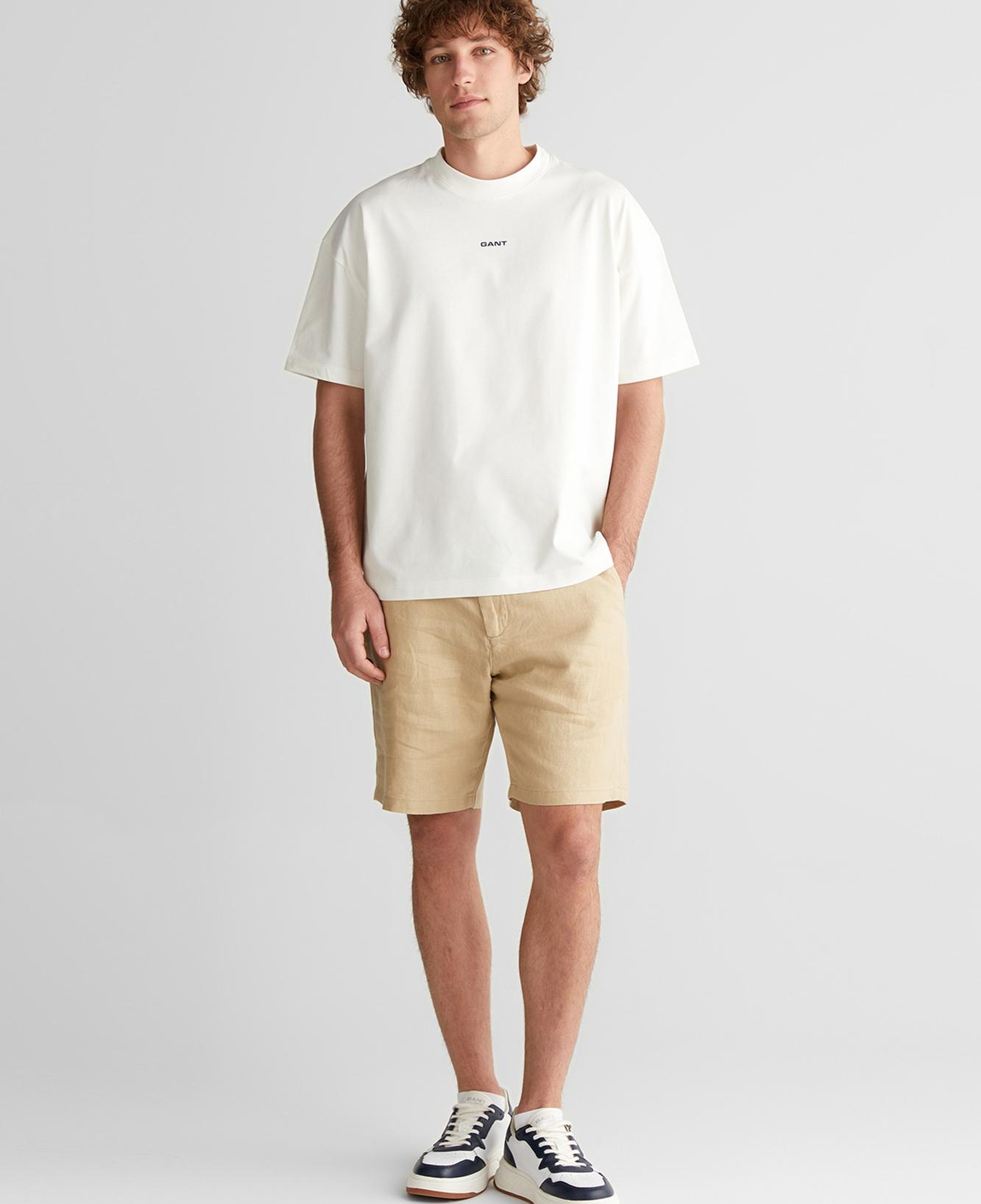 GANT Erkek Beyaz Baskılı Kısa Kollu T-Shirt