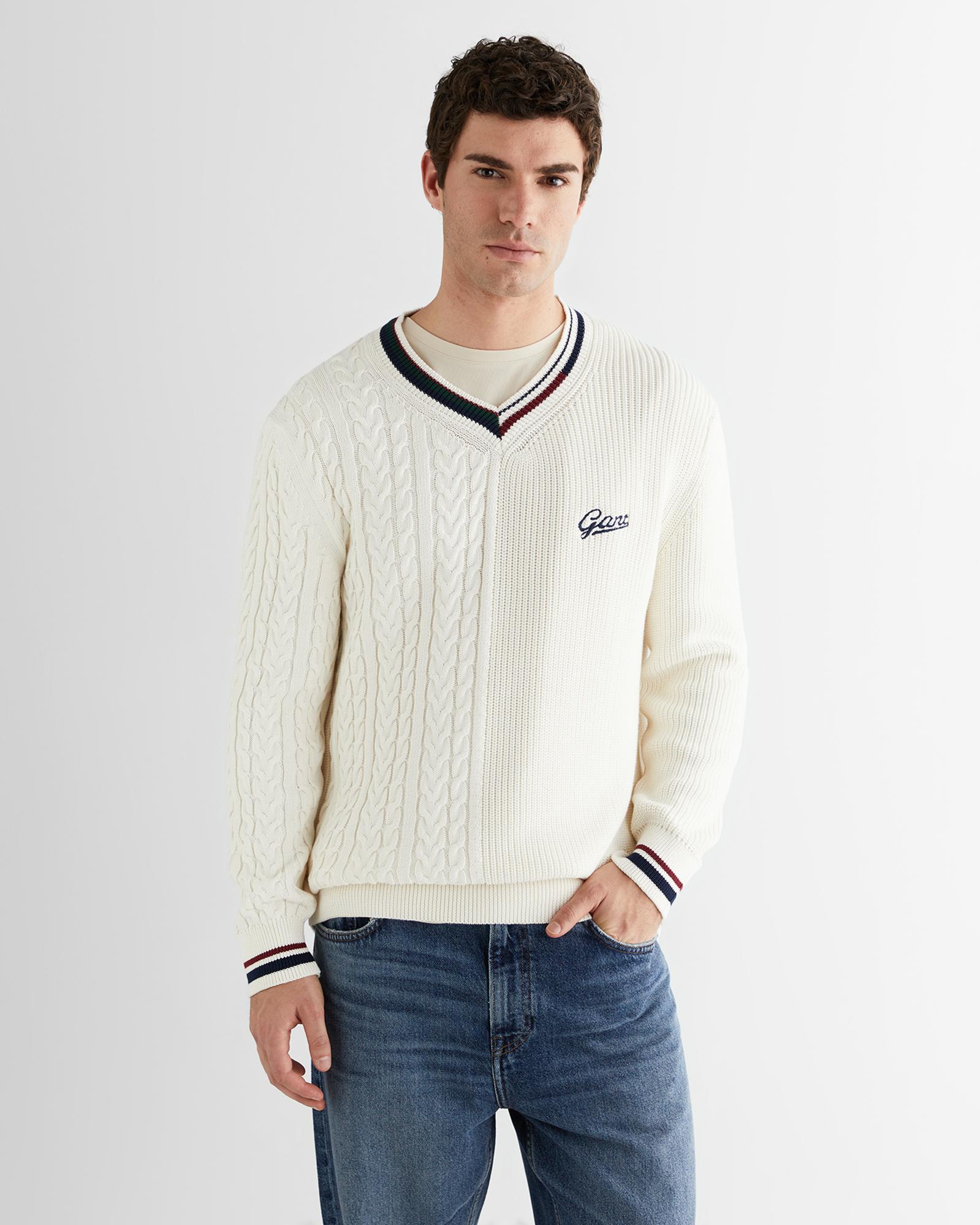 GANT Erkek Beyaz Standart Fit V Yaka Triko