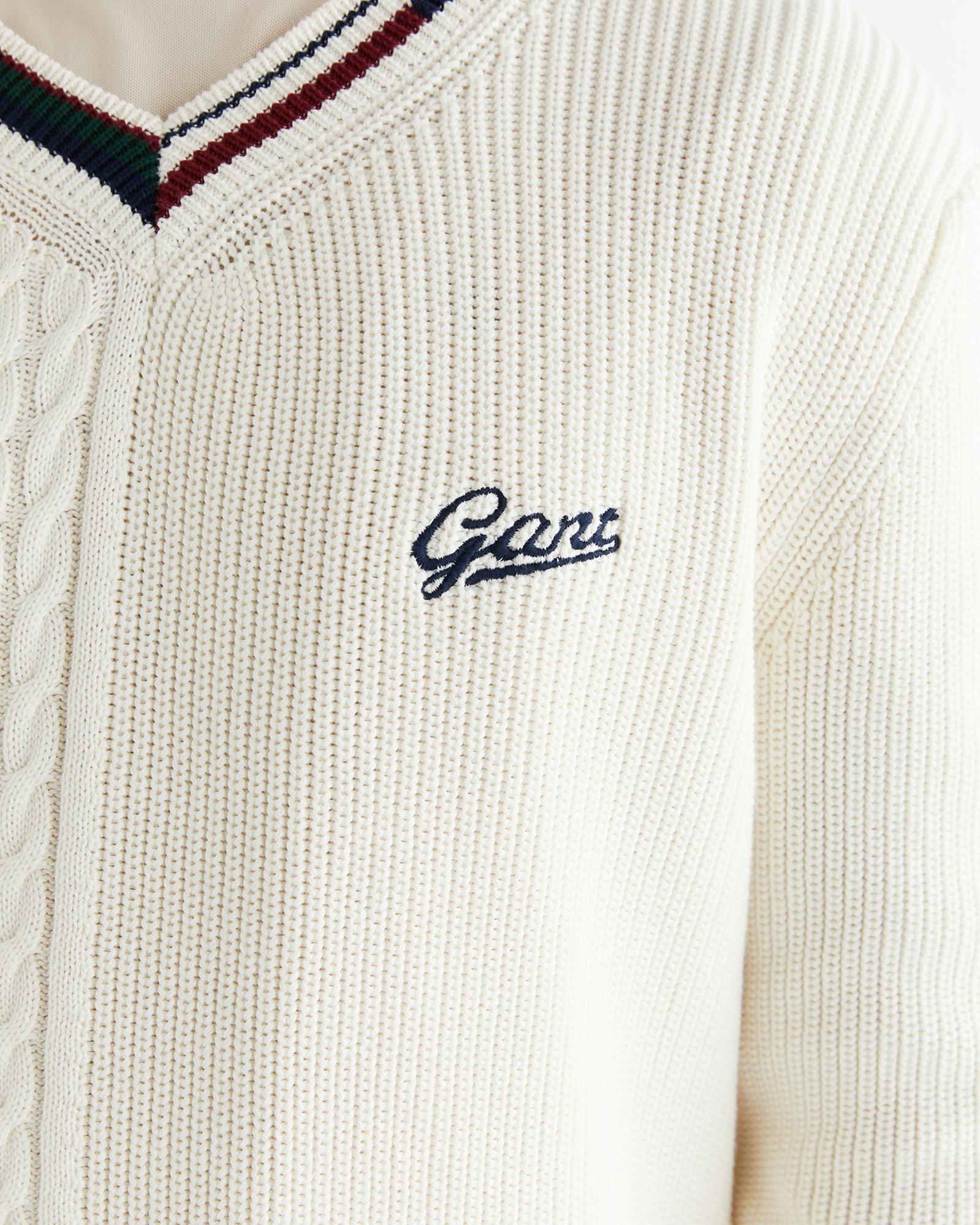 GANT Erkek Beyaz Standart Fit V Yaka Triko