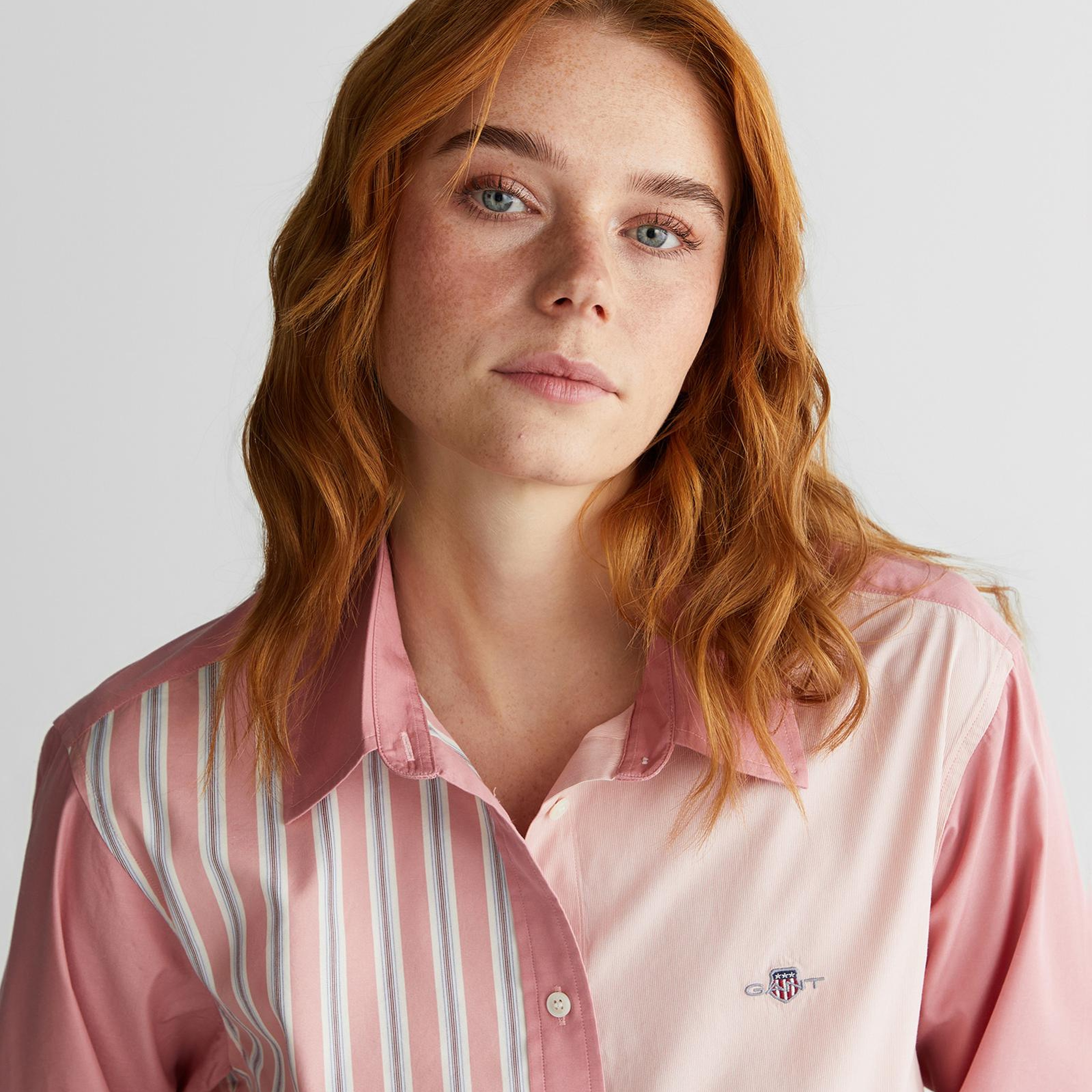 GANT Kadın Pembe Regular Fit Düğmeli Gömlek
