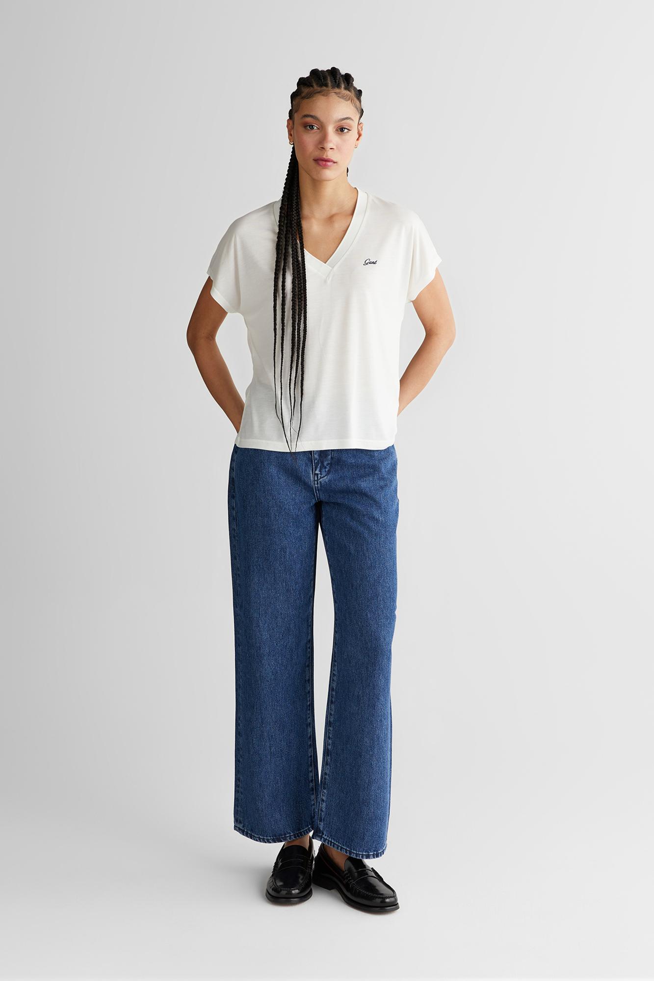 GANT Kadın Beyaz V Yaka Regular Fit T-Shirt