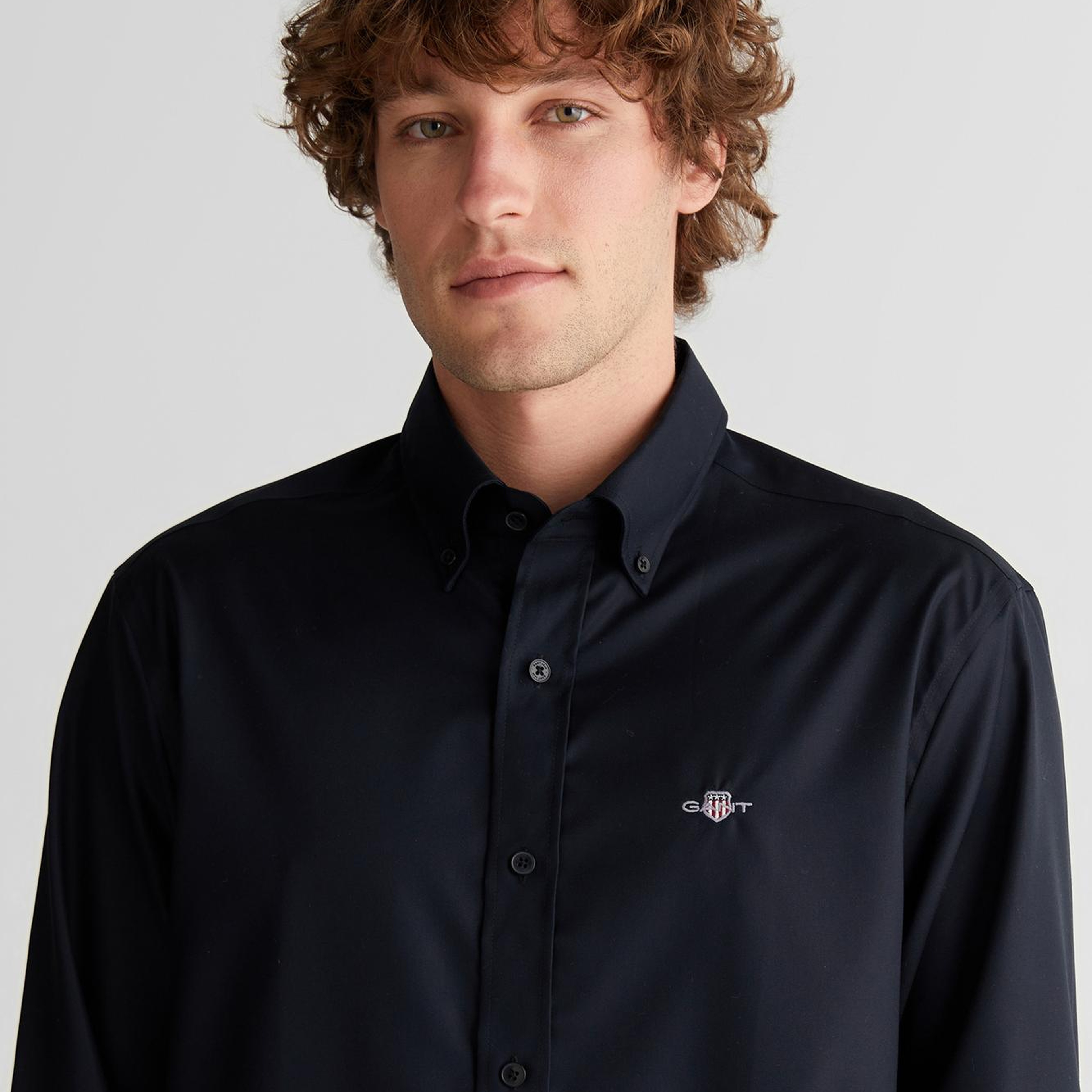 GANT Erkek Siyah Düğmeli Yaka Logolu Gömlek