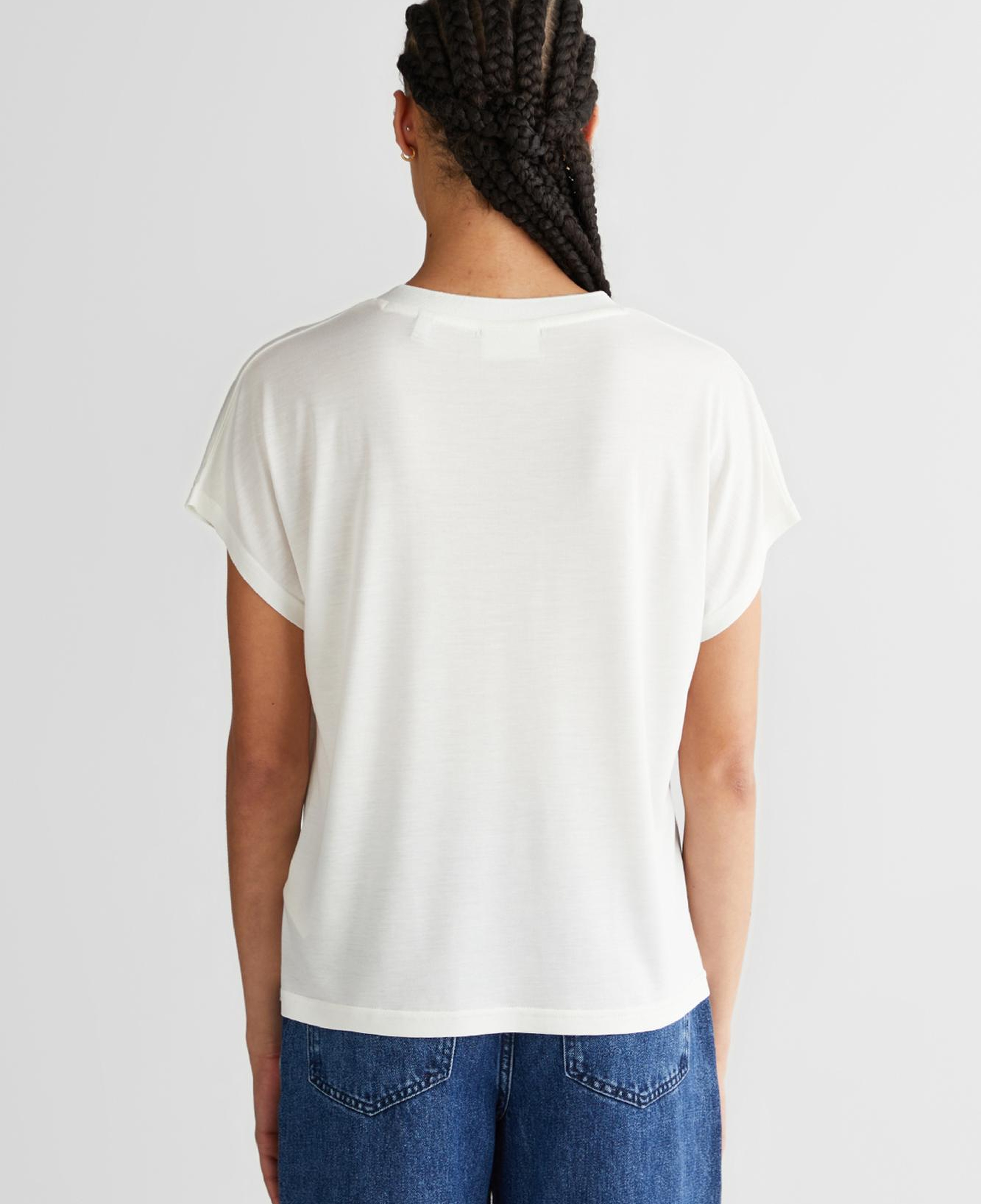 GANT Kadın Beyaz V Yaka Regular Fit T-Shirt