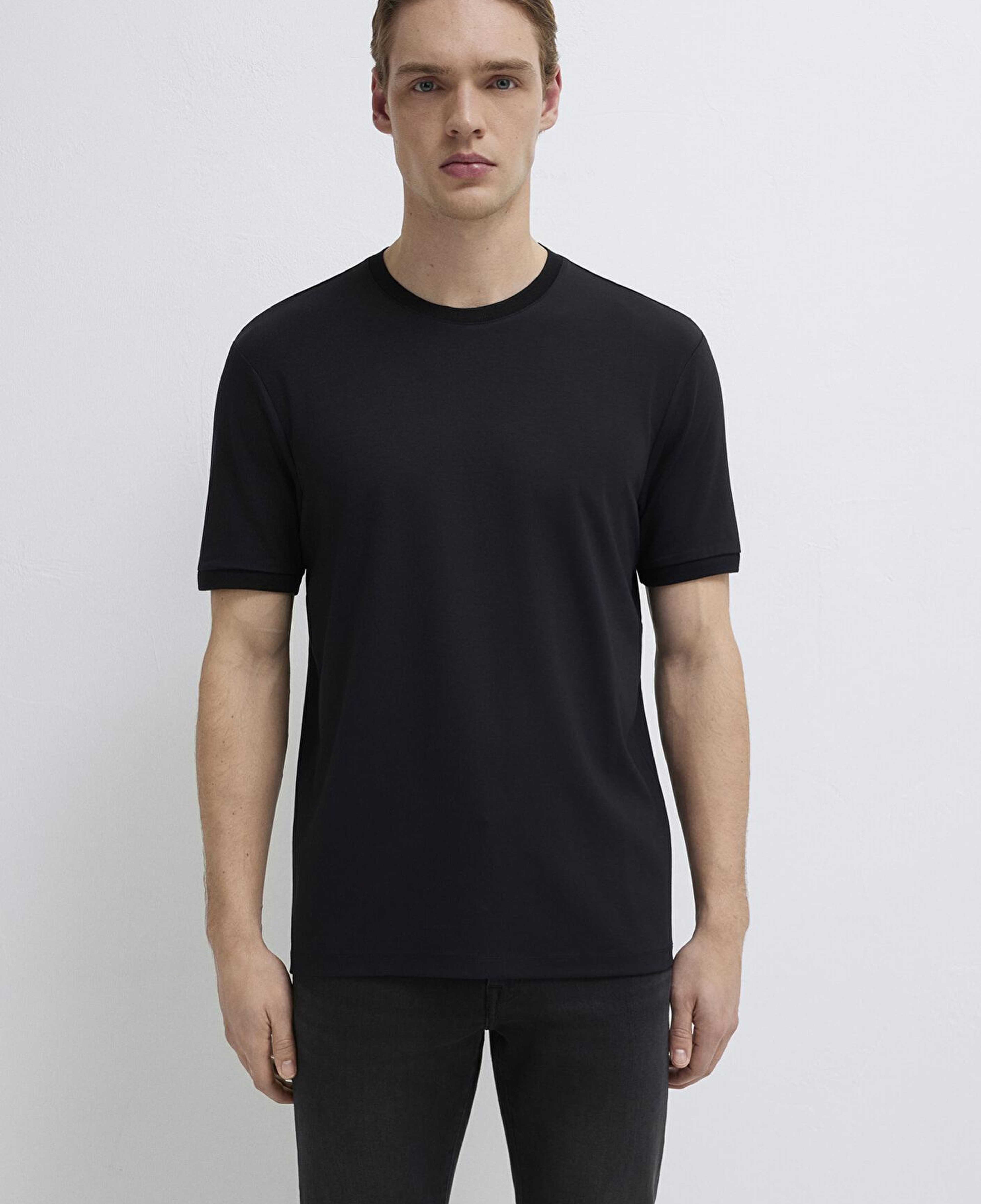 Mavi Soft-Premium Siyah Tişört Regular Fit / Normal Kesim 0613470-900