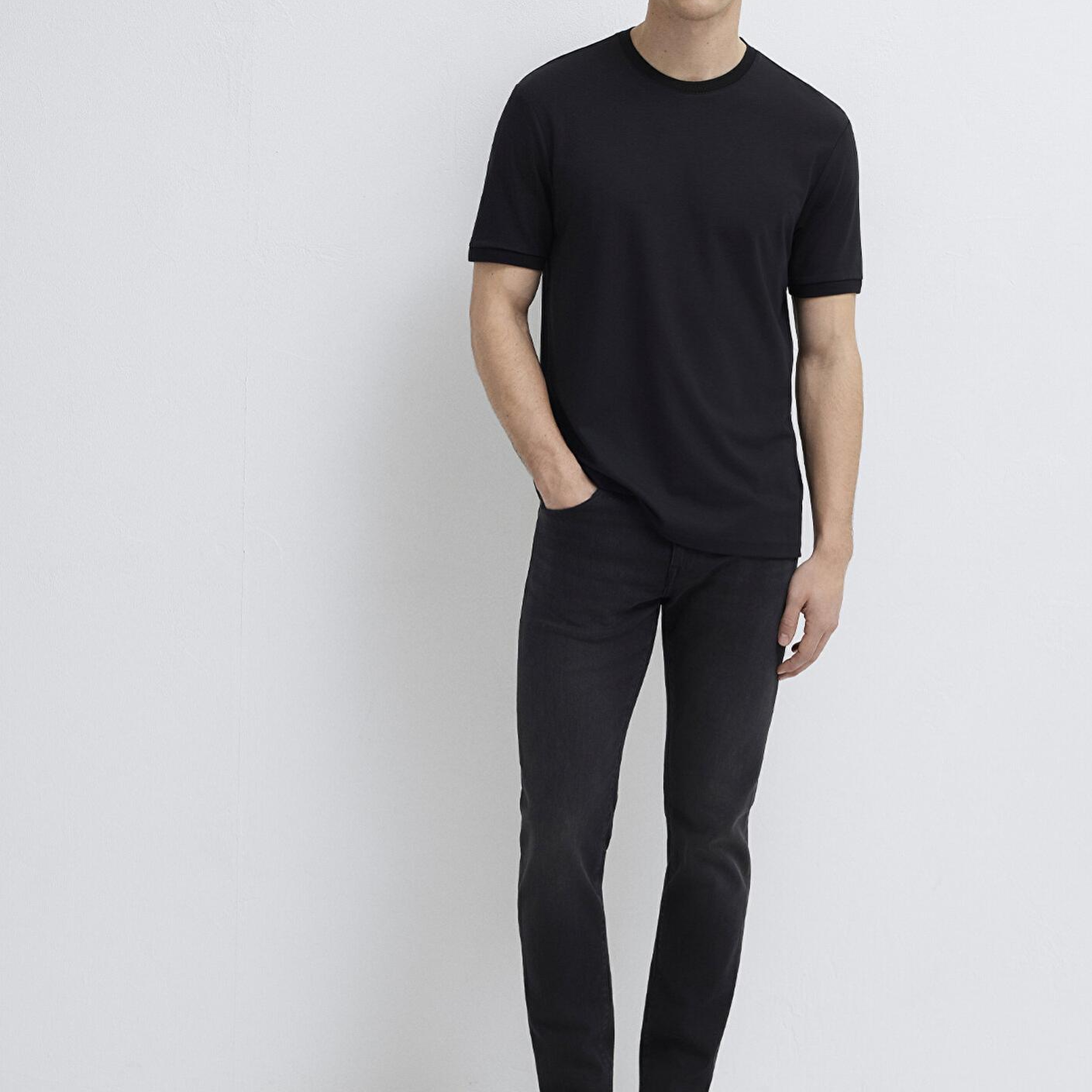 Mavi Soft-Premium Siyah Tişört Regular Fit / Normal Kesim 0613470-900