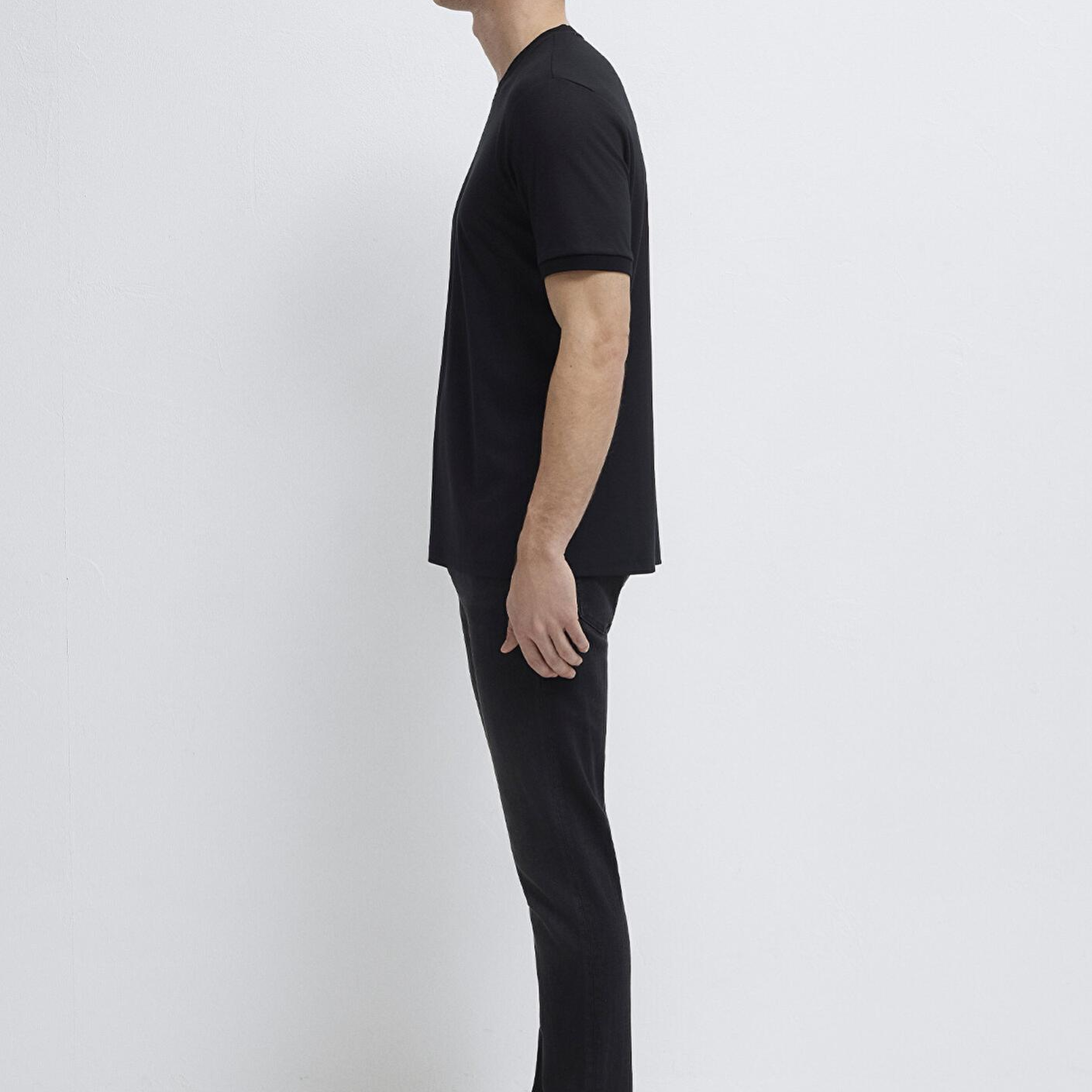 Mavi Soft-Premium Siyah Tişört Regular Fit / Normal Kesim 0613470-900