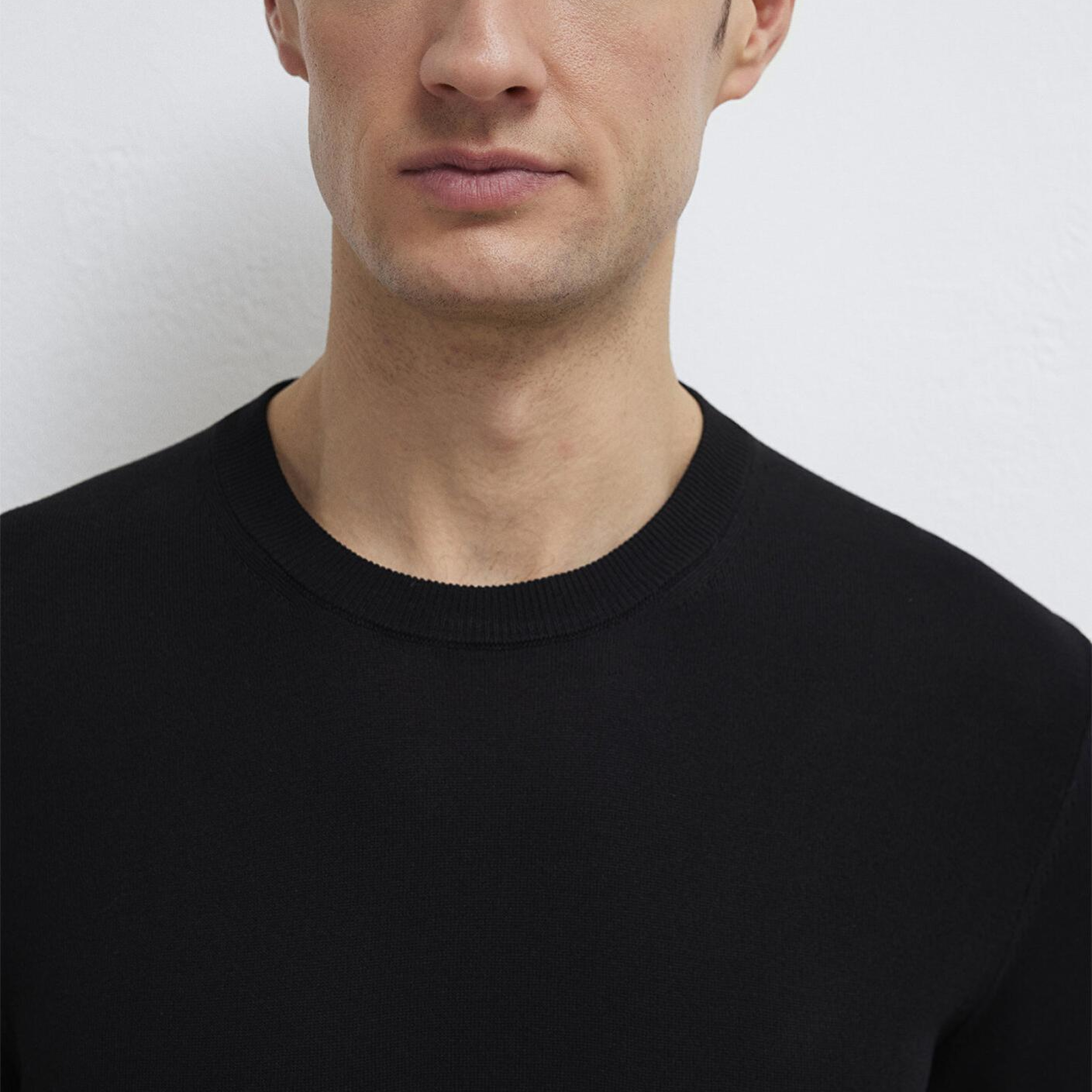 Mavi Kısa Kollu Siyah Triko Tişört Fitted / Vücuda Oturan Kesim 0710250-900