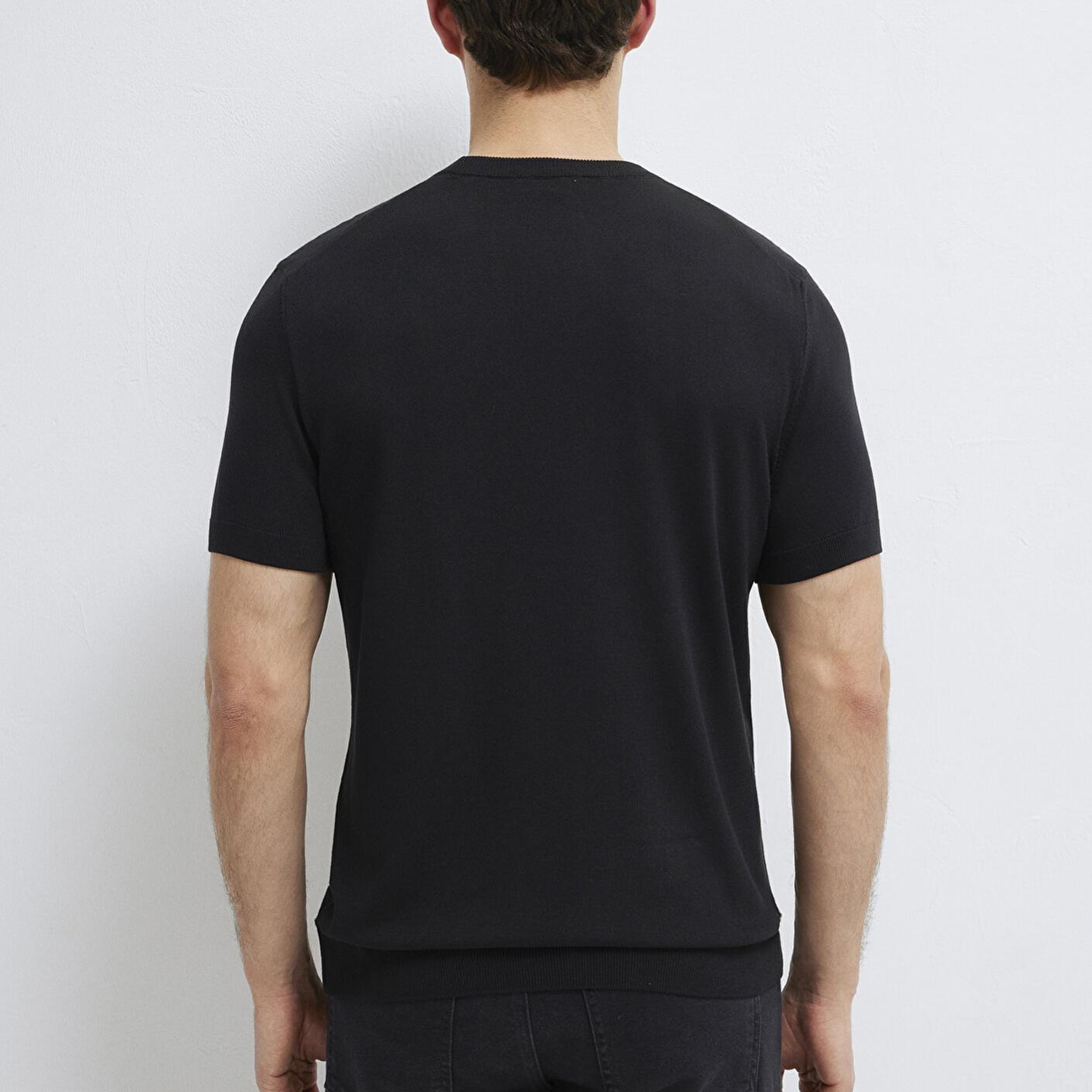 Mavi Kısa Kollu Siyah Triko Tişört Fitted / Vücuda Oturan Kesim 0710250-900