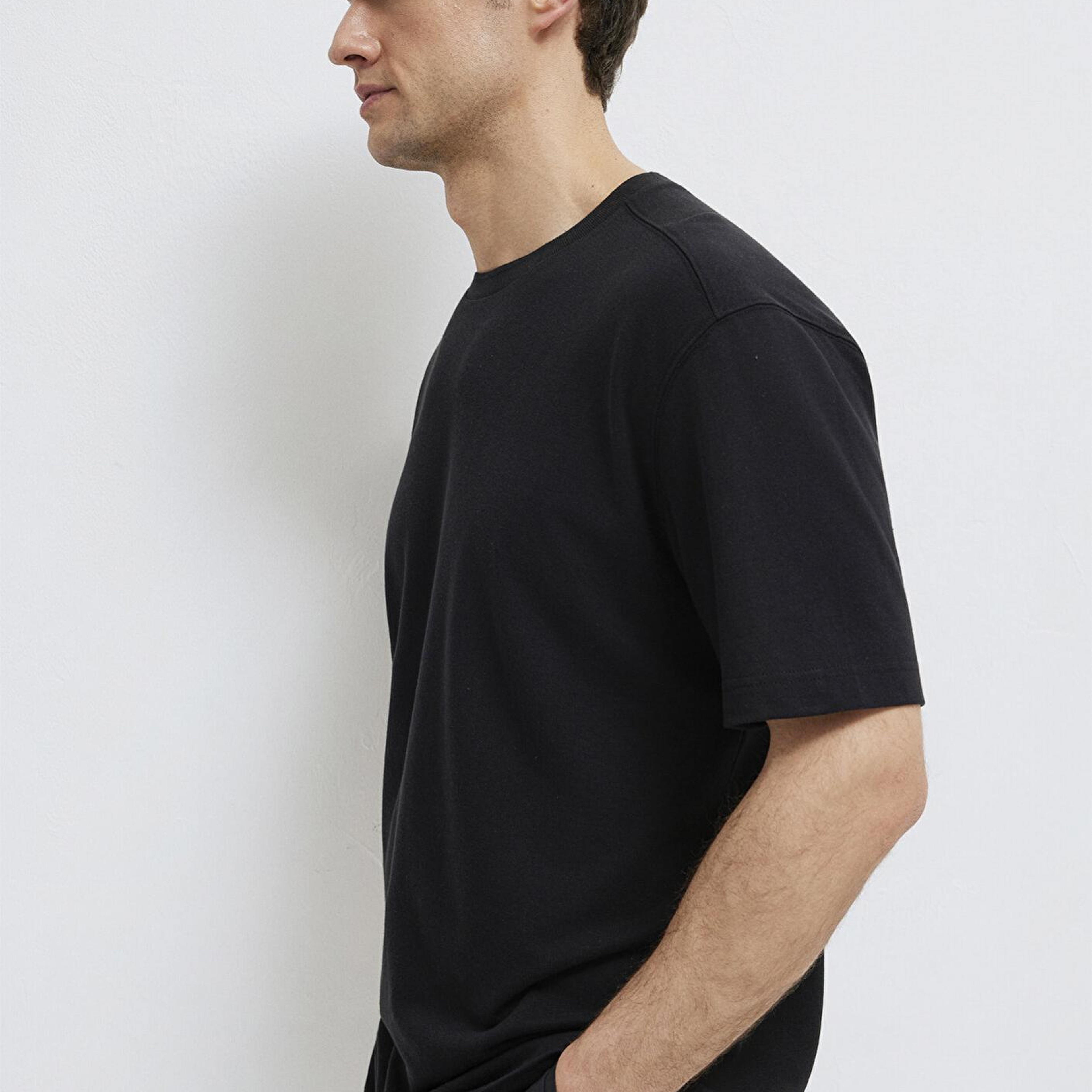 Mavi Soft-Premium Siyah (TENCEL™) Liyosel Karışımlı Tişört Loose Fit / Bol Rahat Kesim 0613468-900