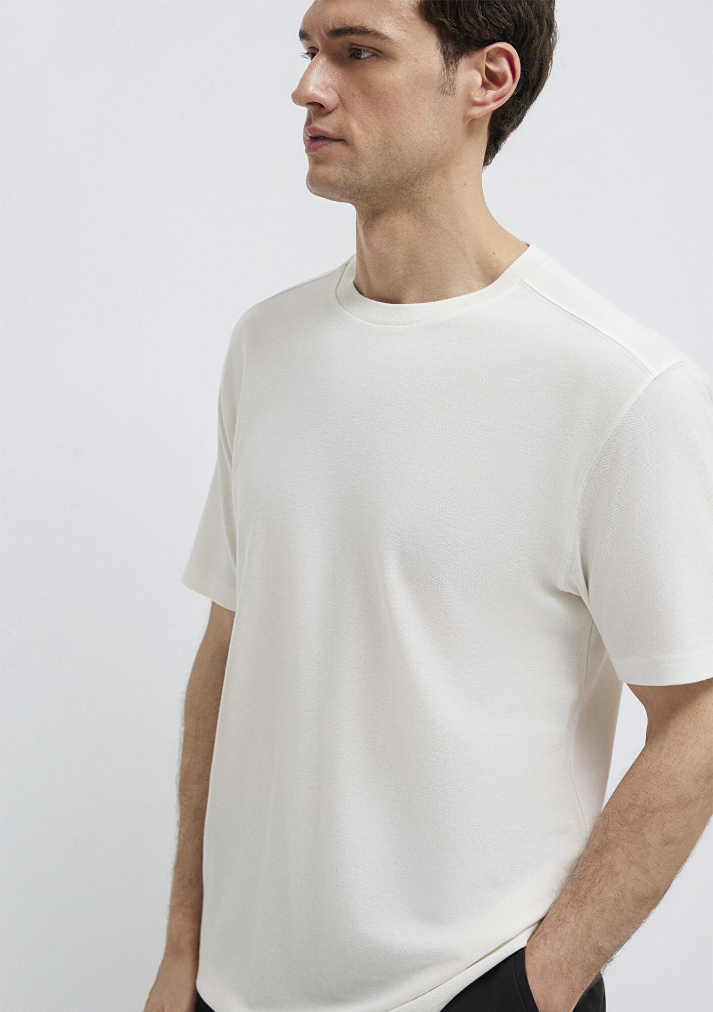 Mavi Soft-Premium Ekru (TENCEL™) Liyosel Karışımlı Tişört Loose Fit / Bol Rahat Kesim 0613468-70057