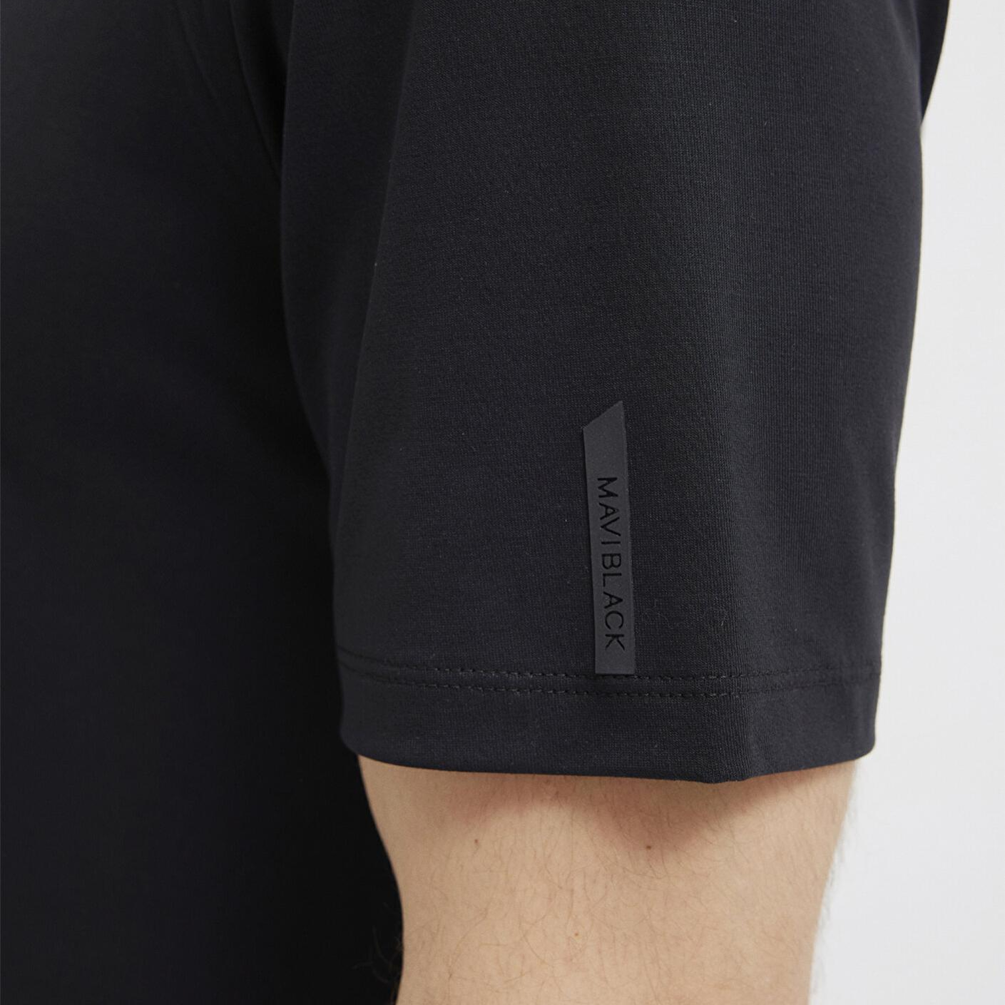 Mavi Soft-Premium Siyah (TENCEL™) Modal Karışımlı Tişört Regular Fit / Normal Kesim 0613469-900