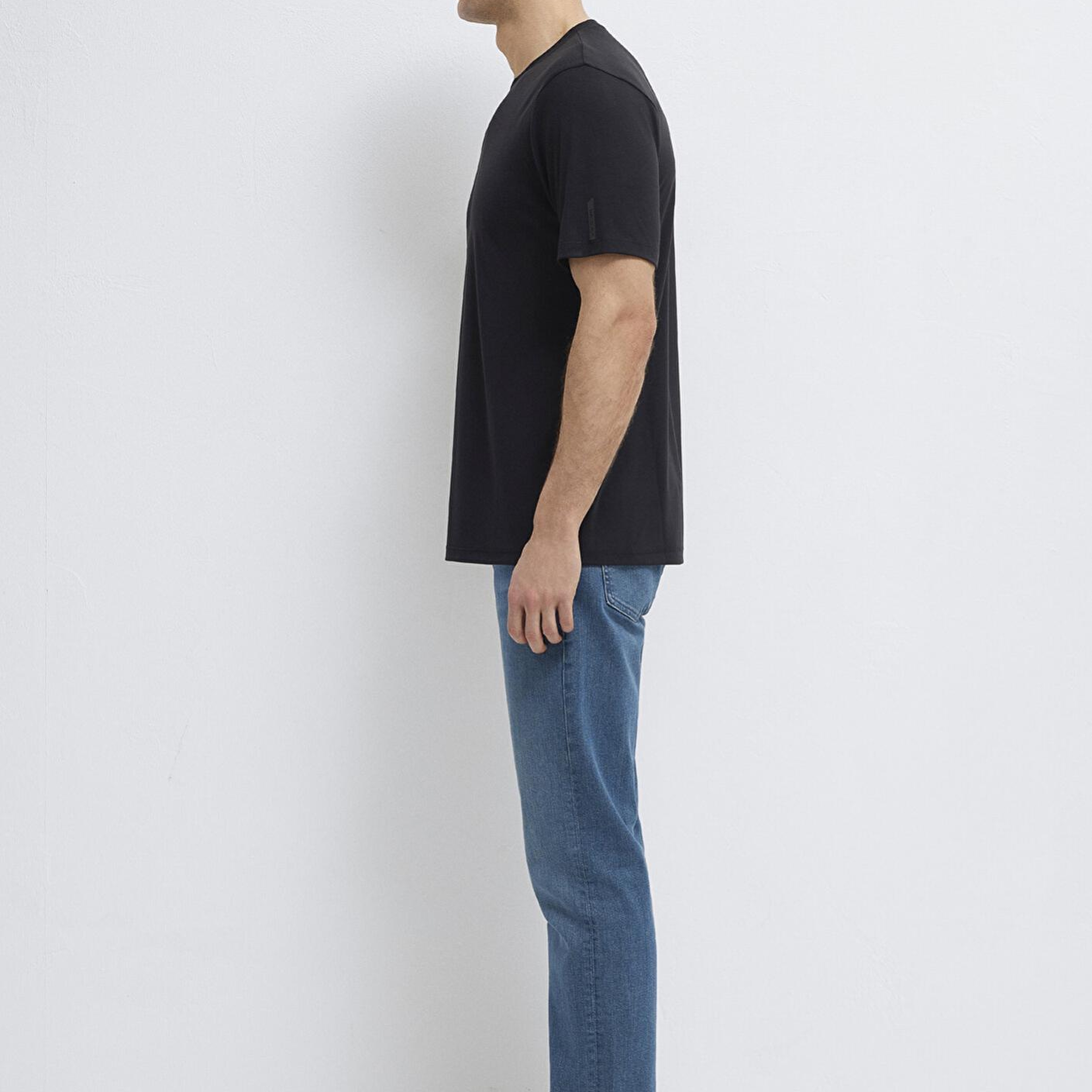 Mavi Soft-Premium Siyah (TENCEL™) Modal Karışımlı Tişört Regular Fit / Normal Kesim 0613469-900