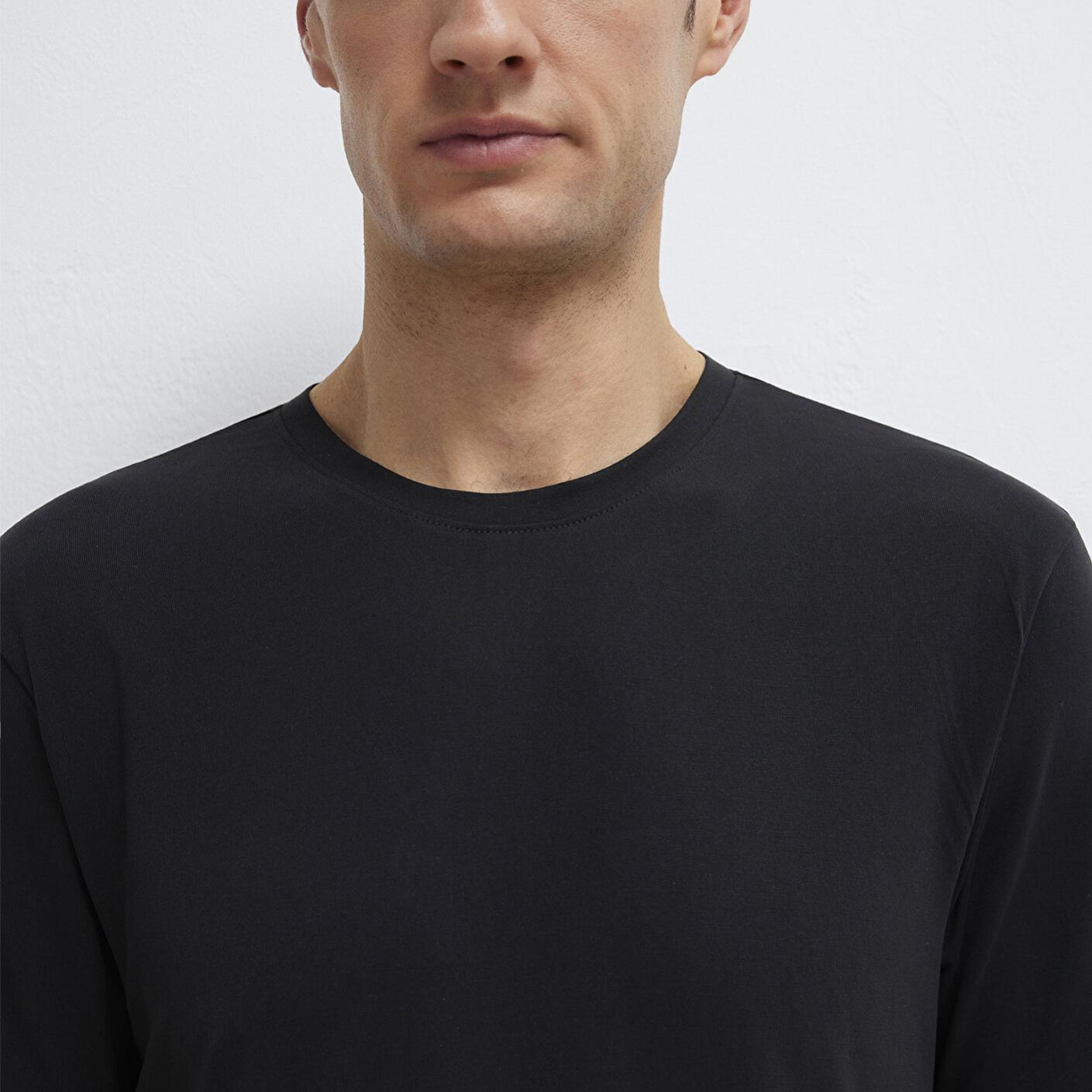 Mavi Soft-Premium Siyah (TENCEL™) Modal Karışımlı Tişört Regular Fit / Normal Kesim 0613469-900