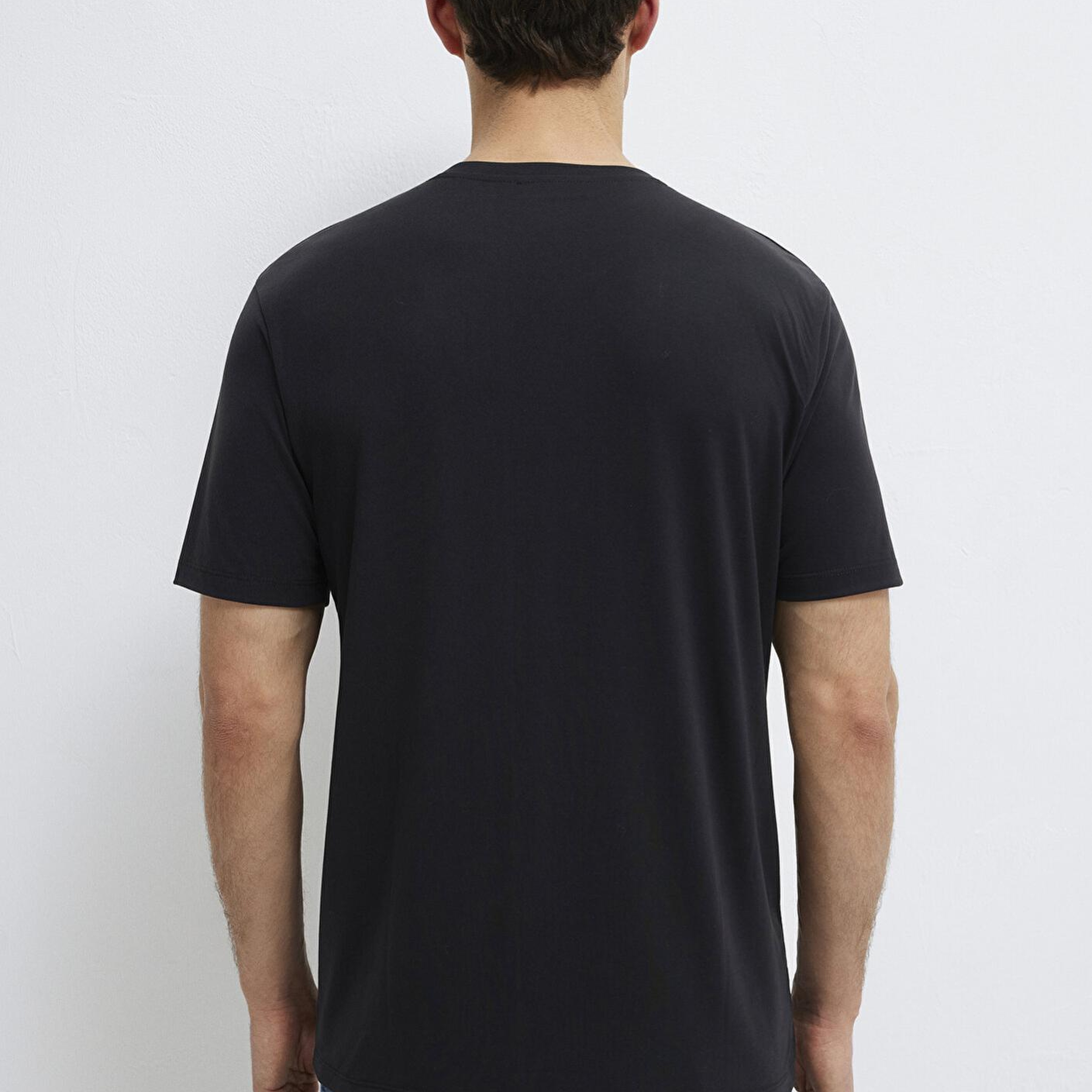 Mavi Soft-Premium Siyah (TENCEL™) Modal Karışımlı Tişört Regular Fit / Normal Kesim 0613469-900