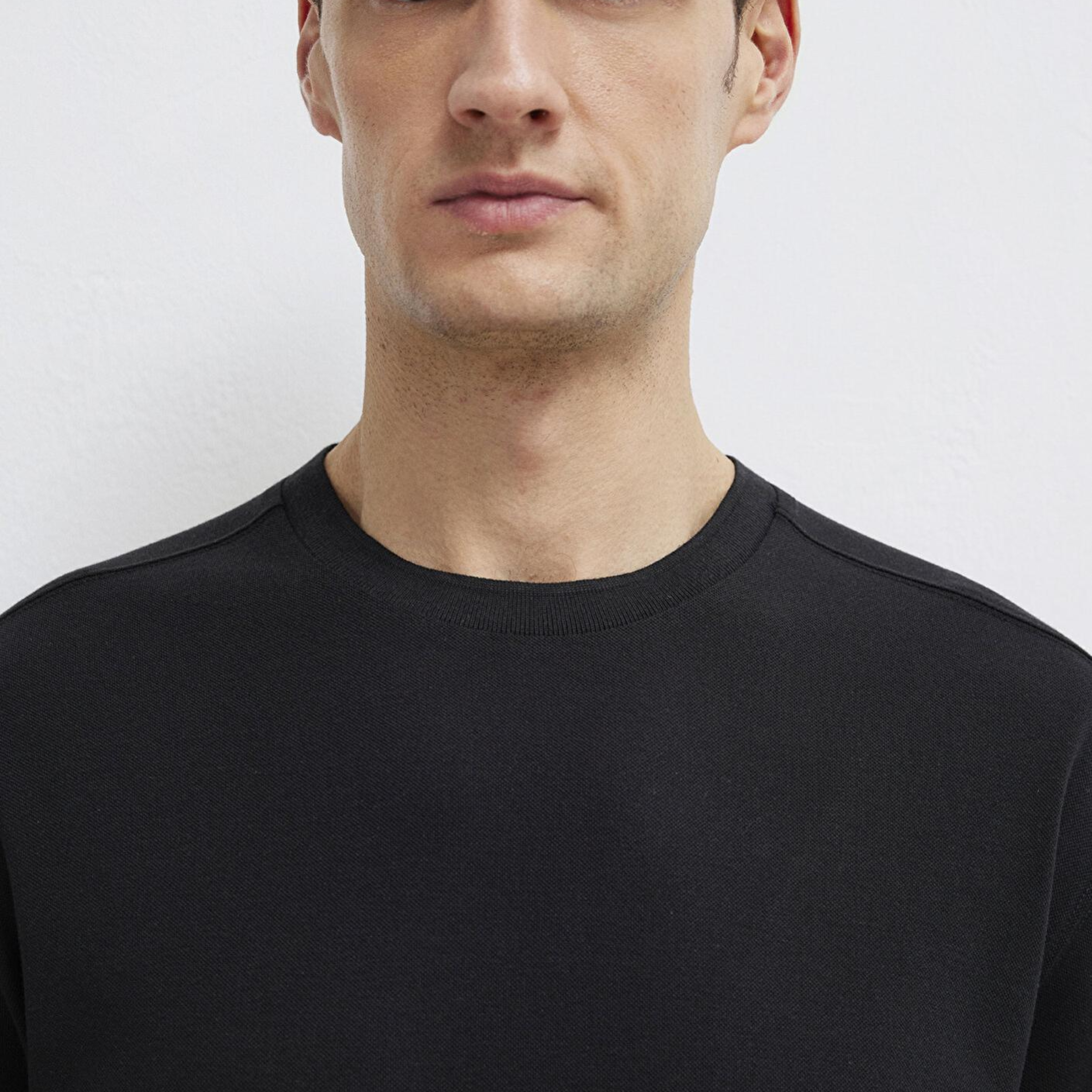 Mavi Soft-Premium Siyah (TENCEL™) Liyosel Karışımlı Tişört Loose Fit / Bol Rahat Kesim 0613468-900