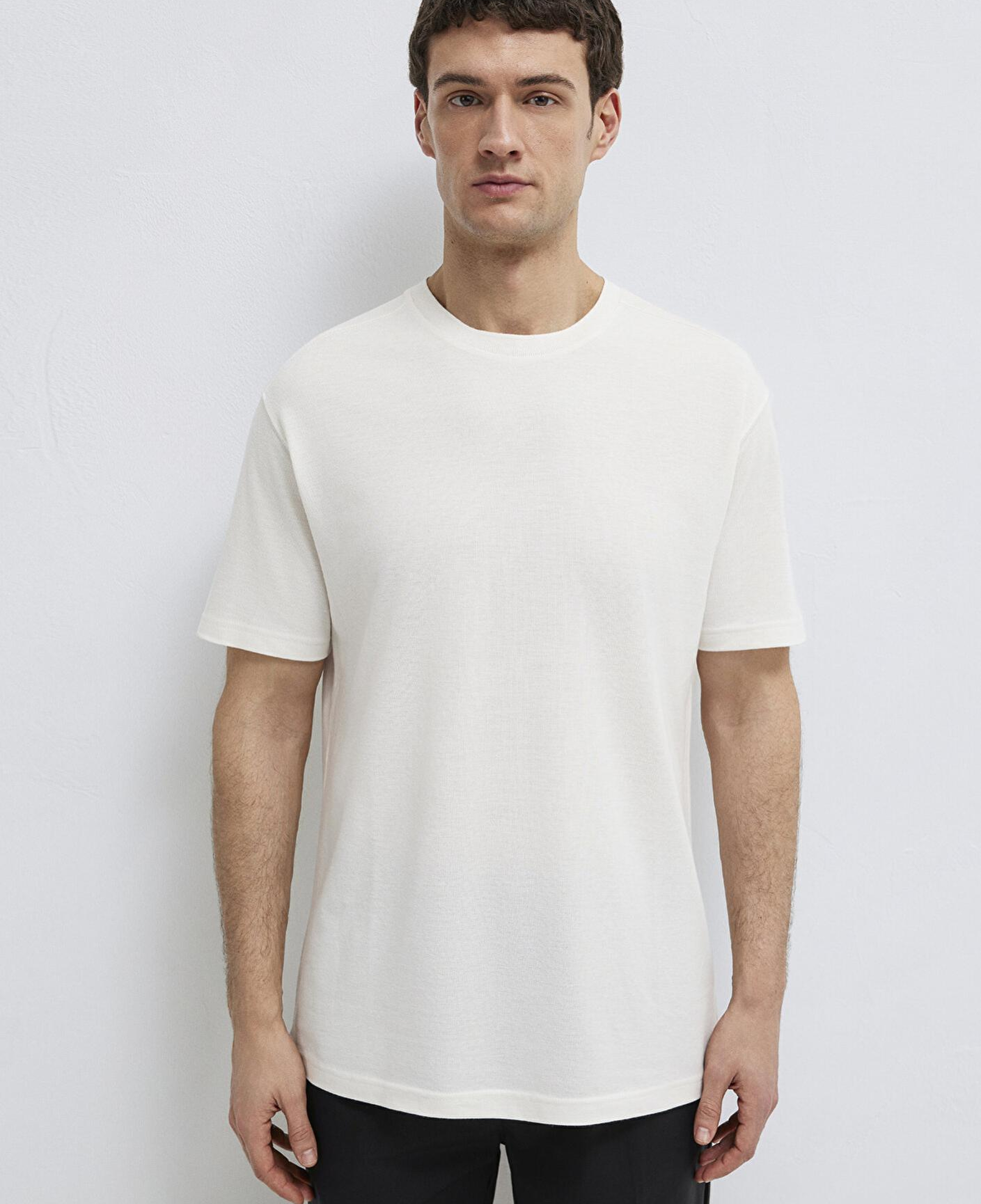 Mavi Soft-Premium Ekru (TENCEL™) Liyosel Karışımlı Tişört Loose Fit / Bol Rahat Kesim 0613468-70057