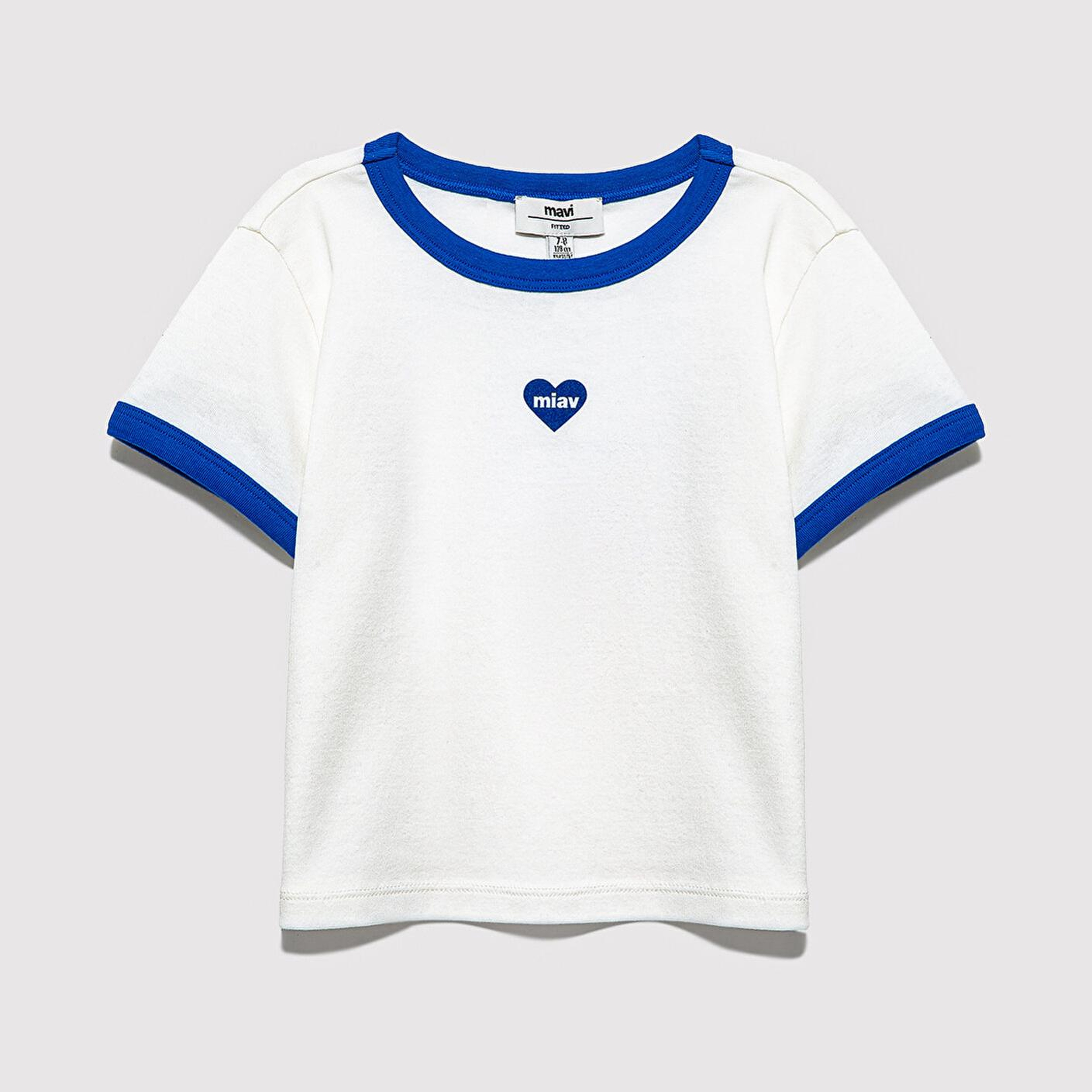 Mavi Miav Kalp Nakışlı Beyaz Tişört Fitted / Vücuda Oturan Kesim 7610492-70057
