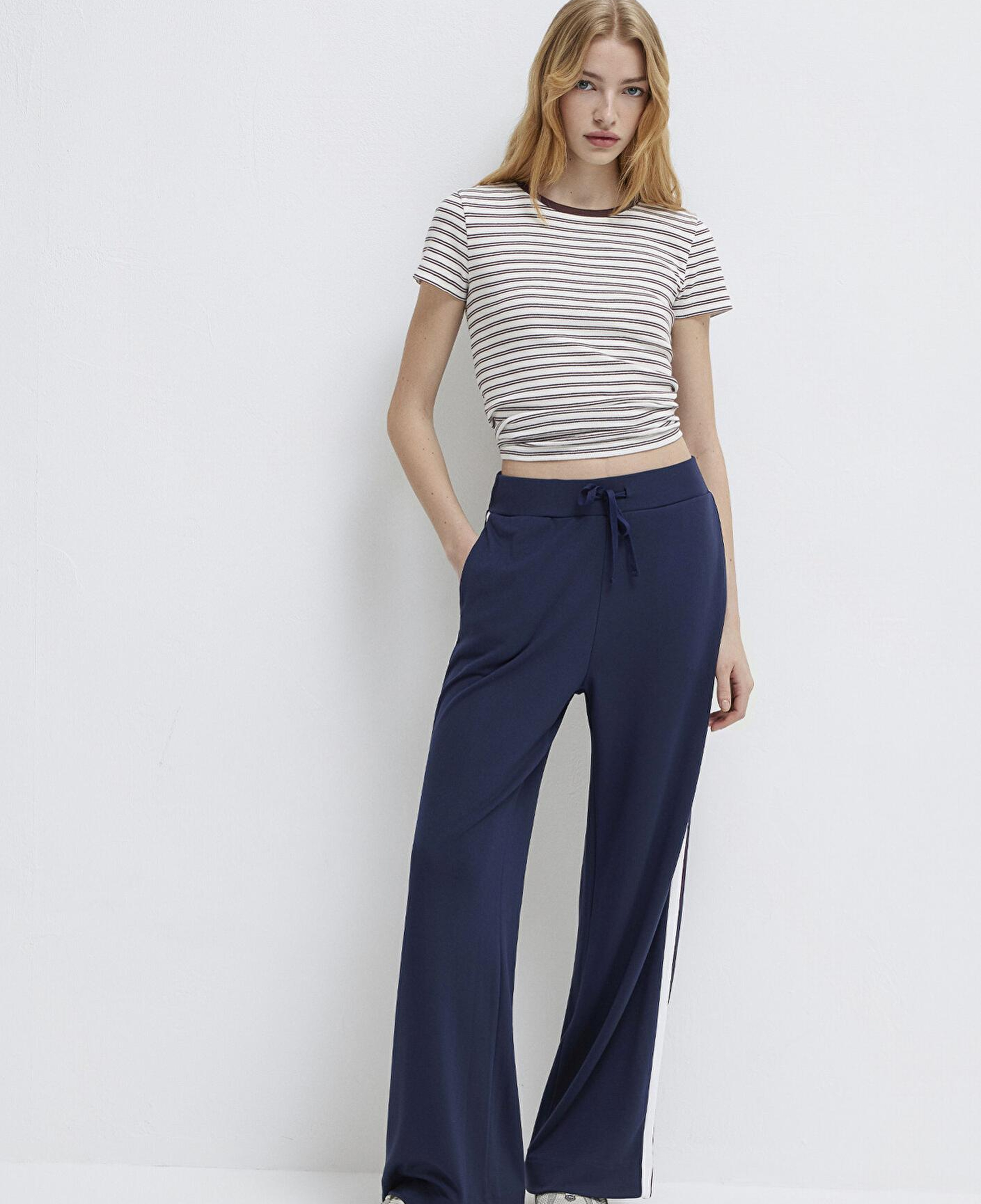 Mavi Şerit Detaylı Lacivert Eşofman Altı 1011061-82458