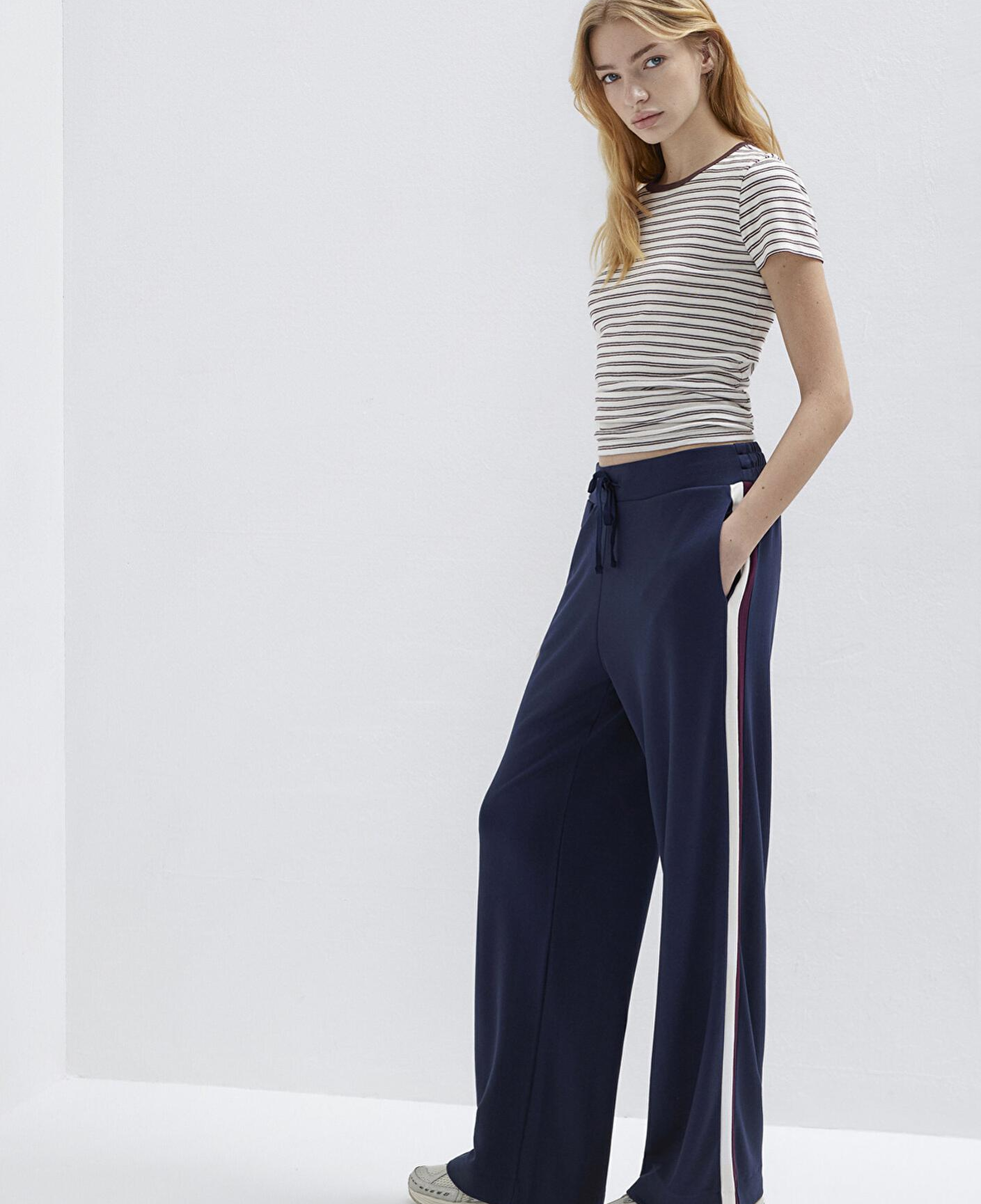 Mavi Şerit Detaylı Lacivert Eşofman Altı 1011061-82458