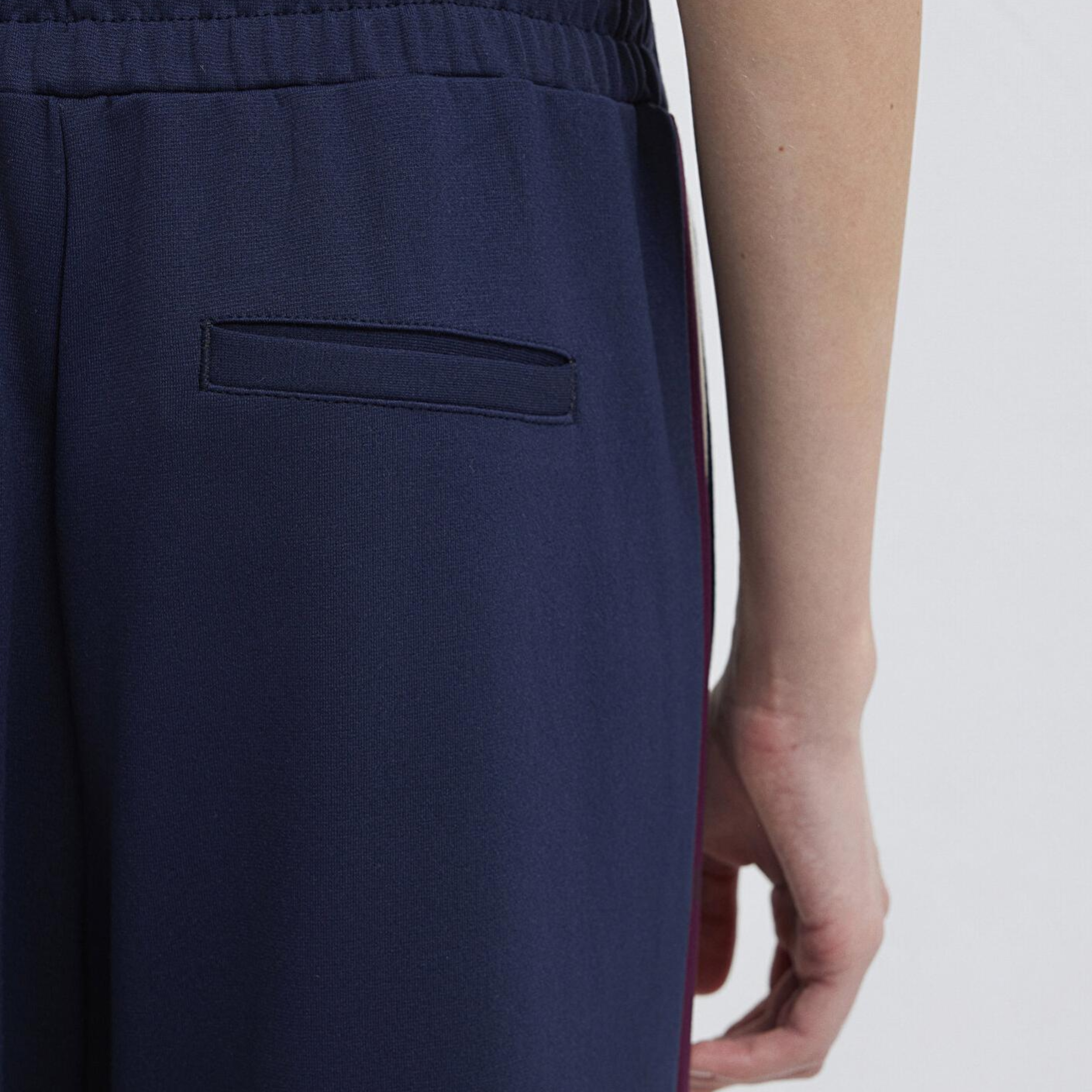 Mavi Şerit Detaylı Lacivert Eşofman Altı 1011061-82458