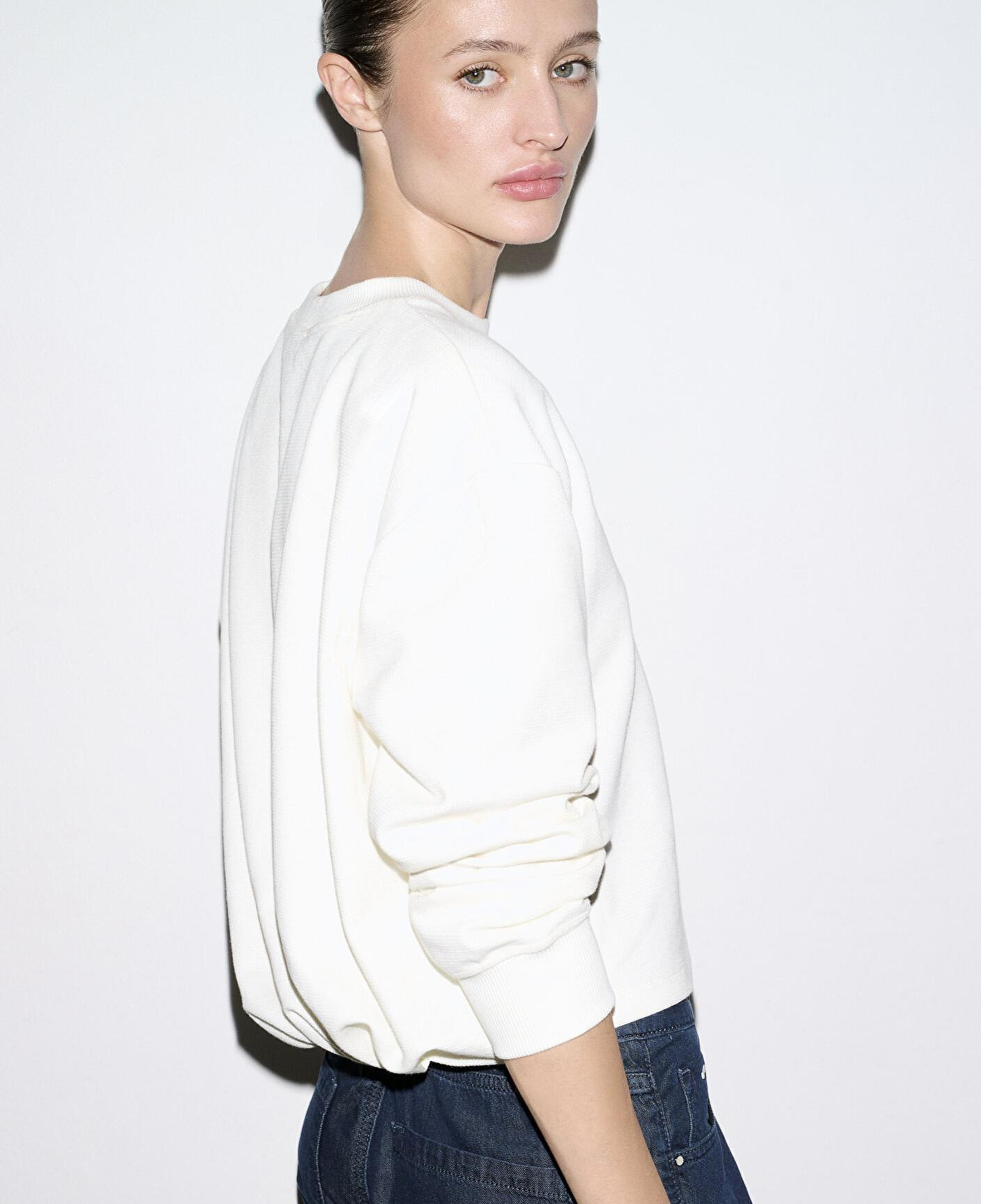 Mavi Bisiklet Yaka Ekru Sweatshirt 1S10508-70051