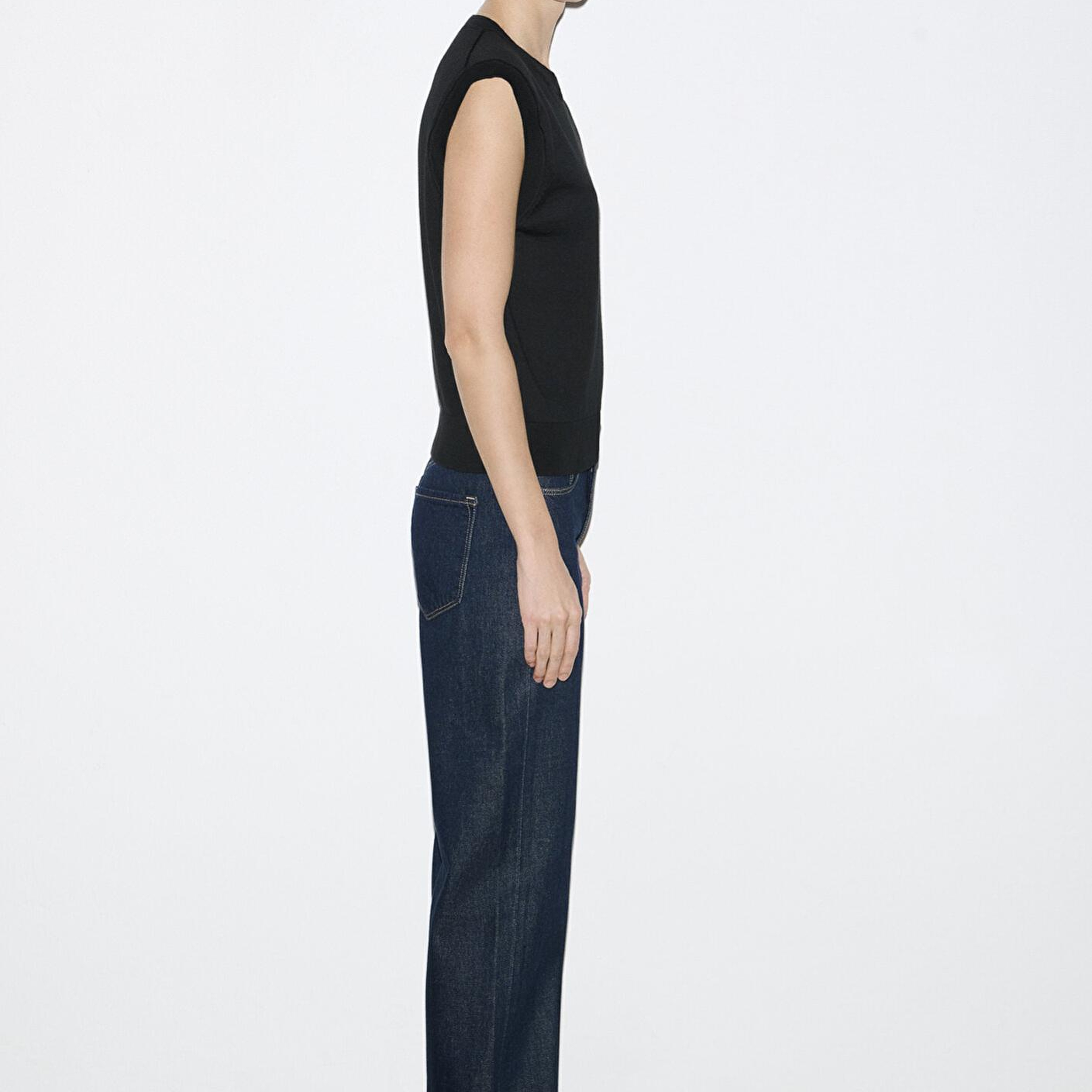 Mavi Bisiklet Yaka Siyah Triko Süveter Slim Fit / Dar Kesim 1710866-900