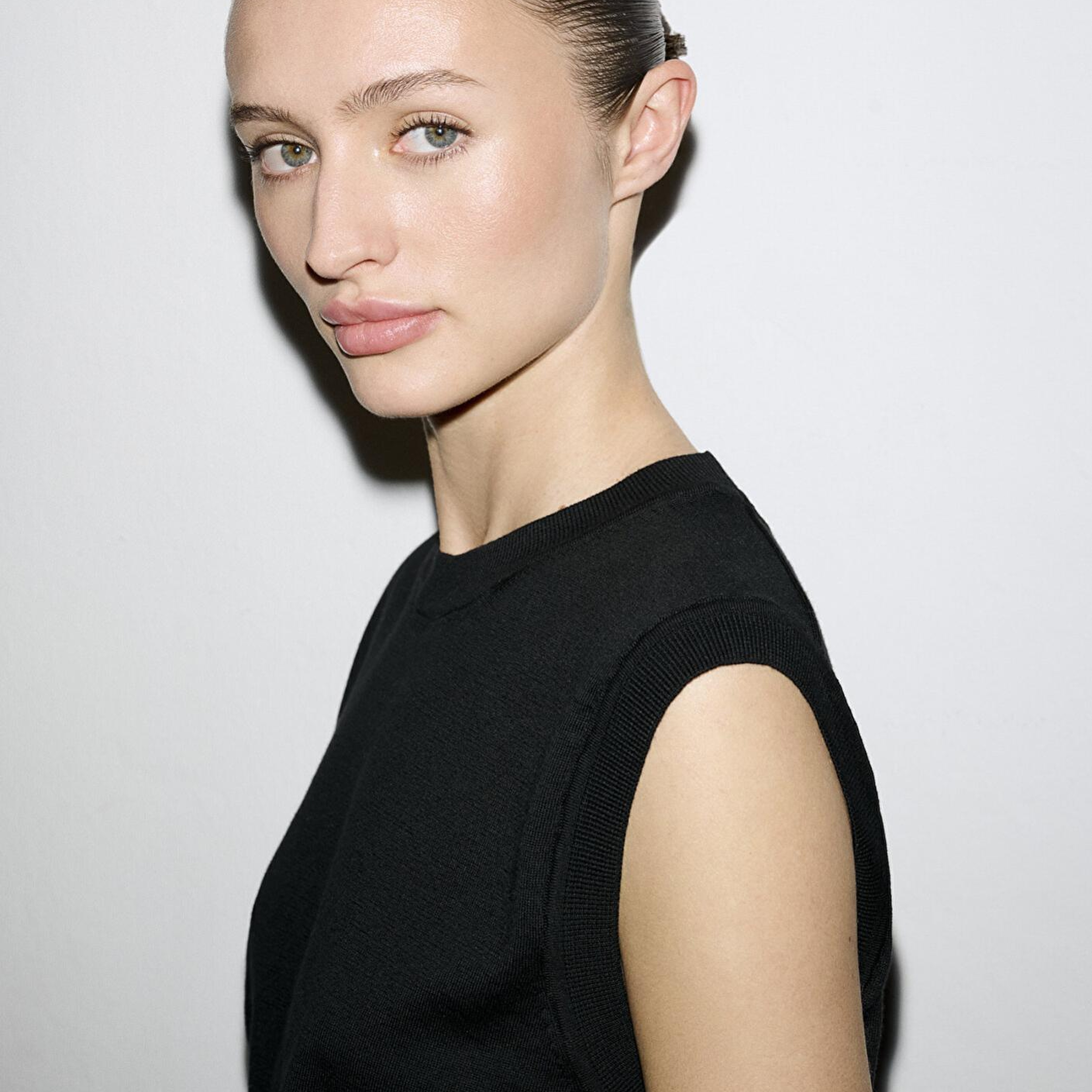 Mavi Bisiklet Yaka Siyah Triko Süveter Slim Fit / Dar Kesim 1710866-900