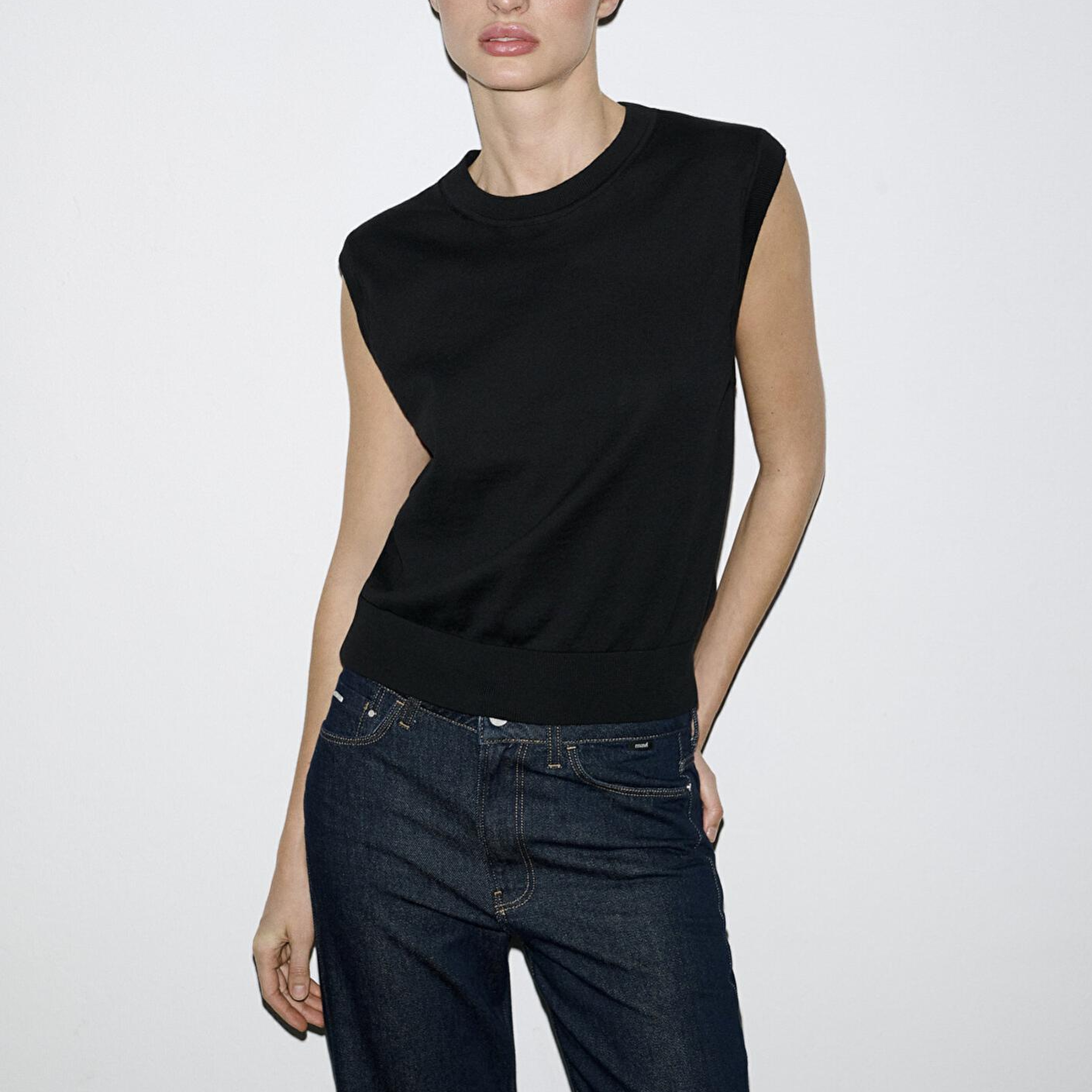 Mavi Bisiklet Yaka Siyah Triko Süveter Slim Fit / Dar Kesim 1710866-900